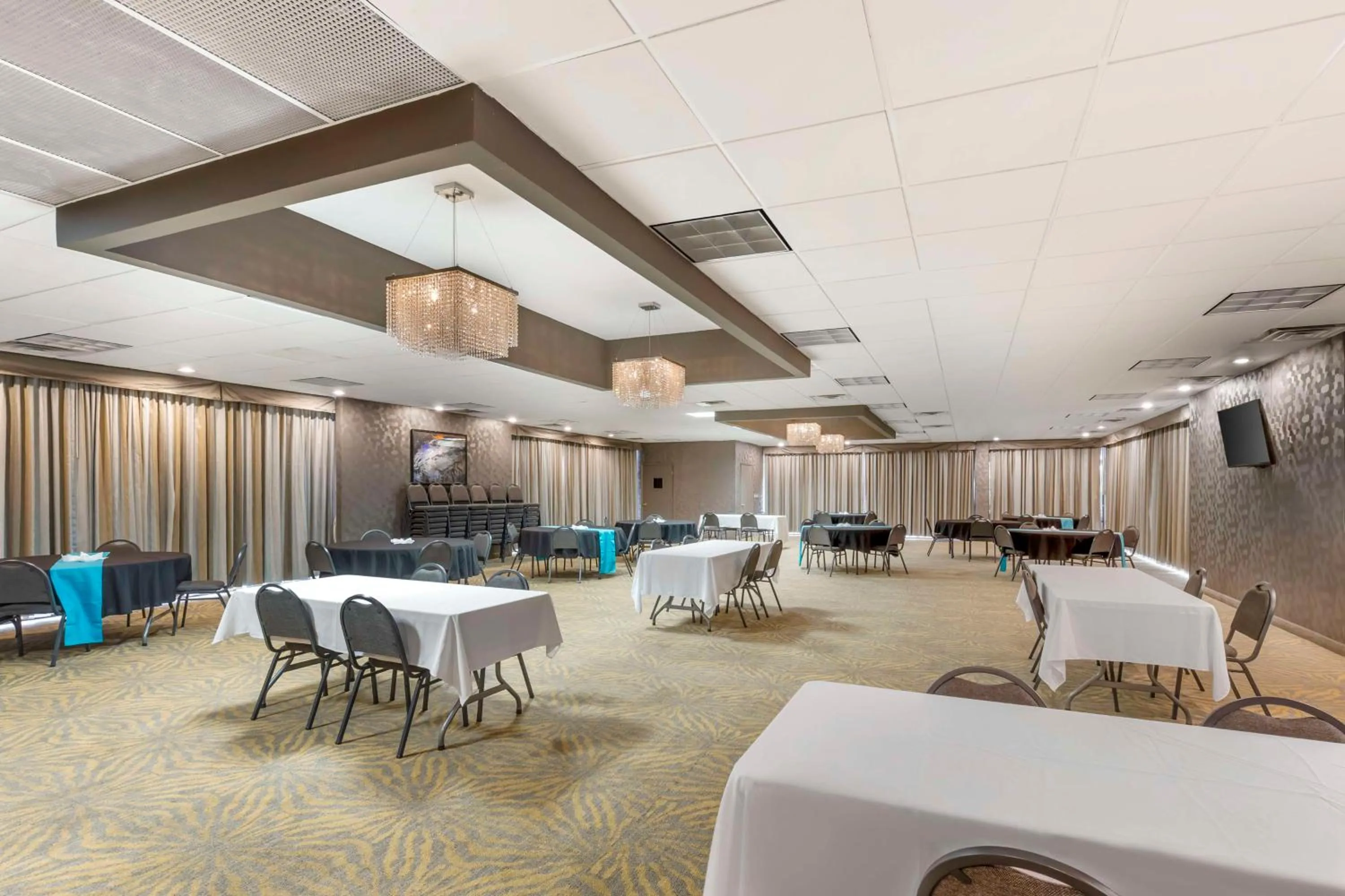 Meeting/conference room in Best Western Plus Landing View Inn & Suites