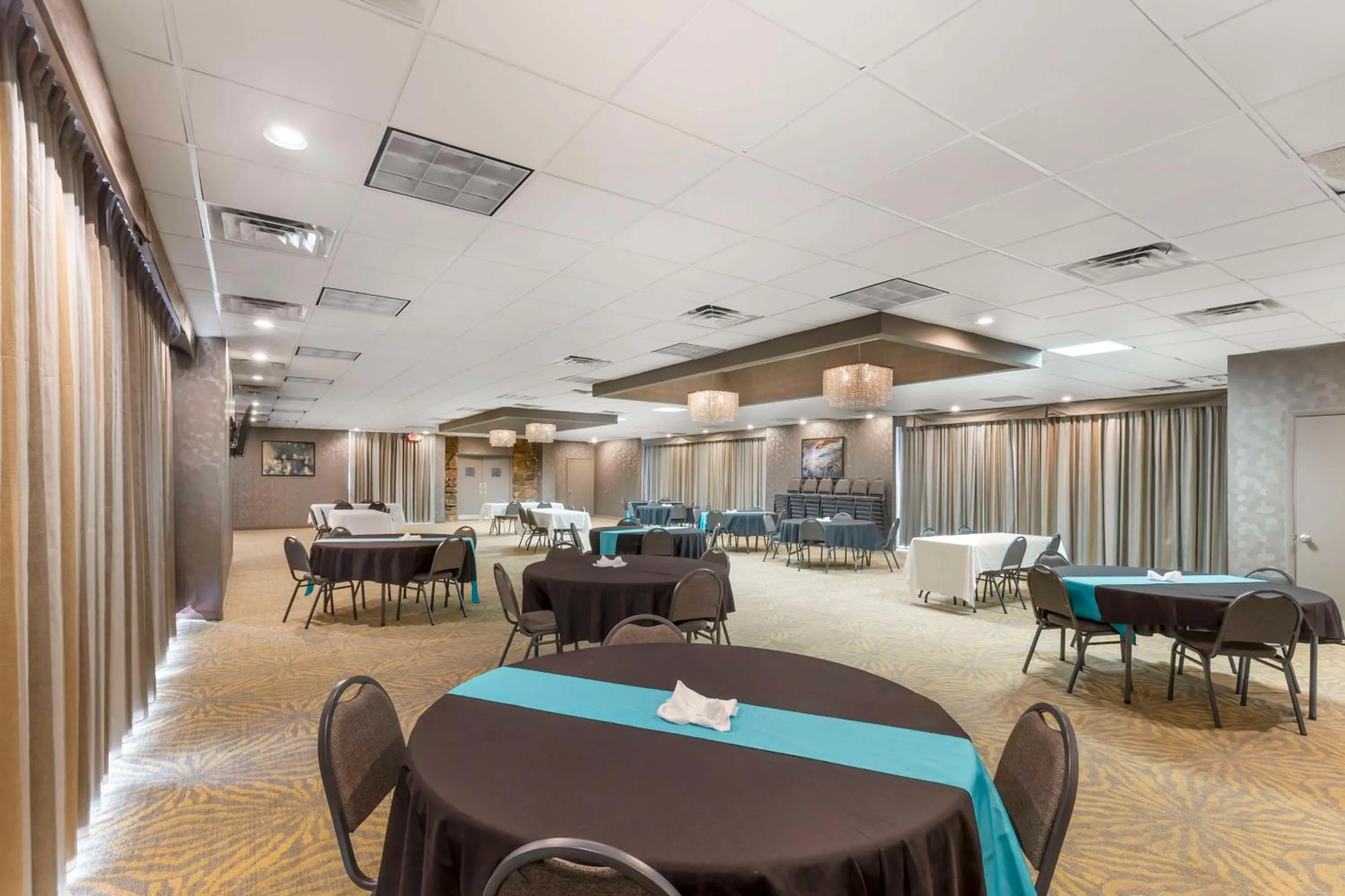 Meeting/conference room in Best Western Plus Landing View Inn & Suites