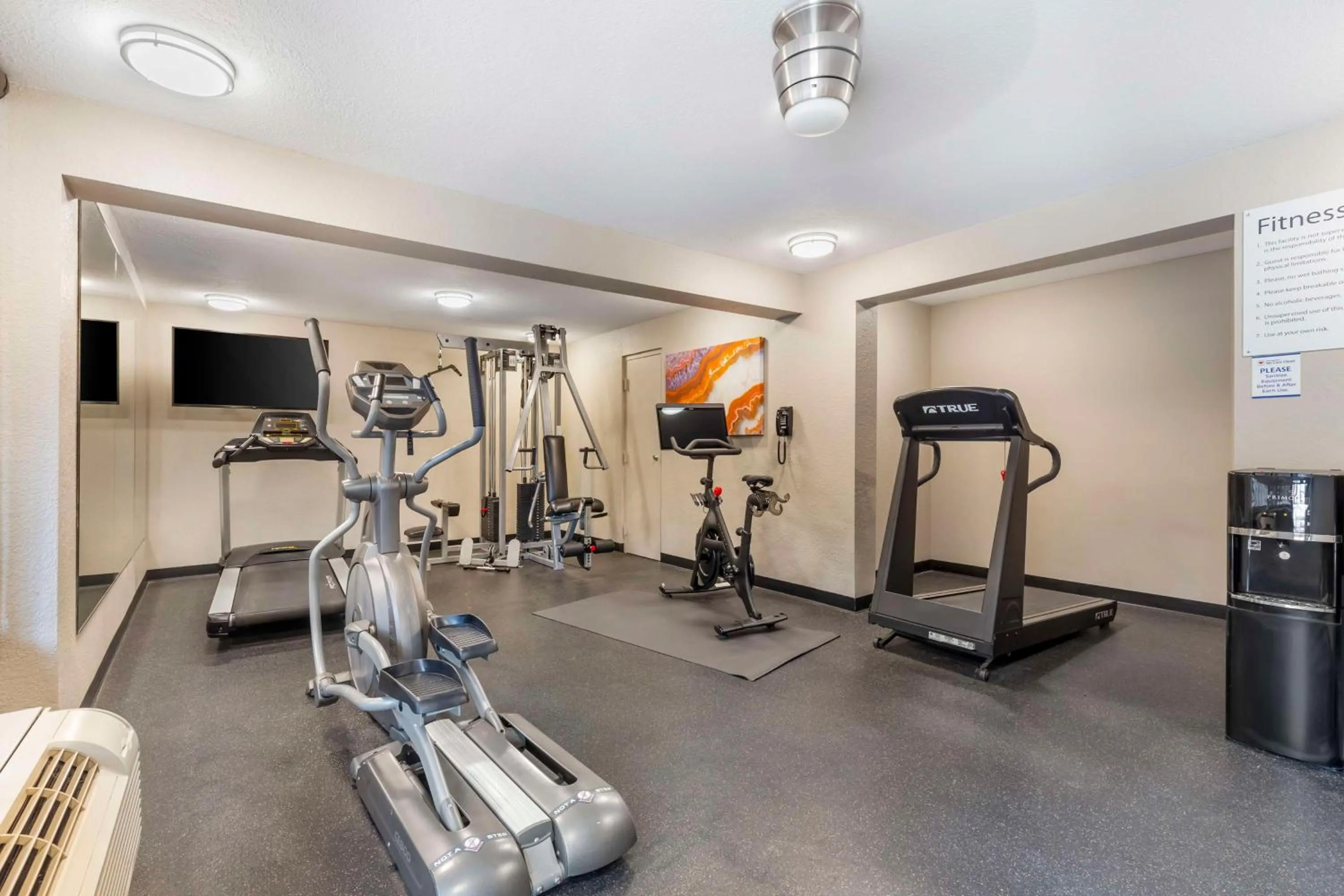 Fitness centre/facilities in Best Western Plus Landing View Inn & Suites