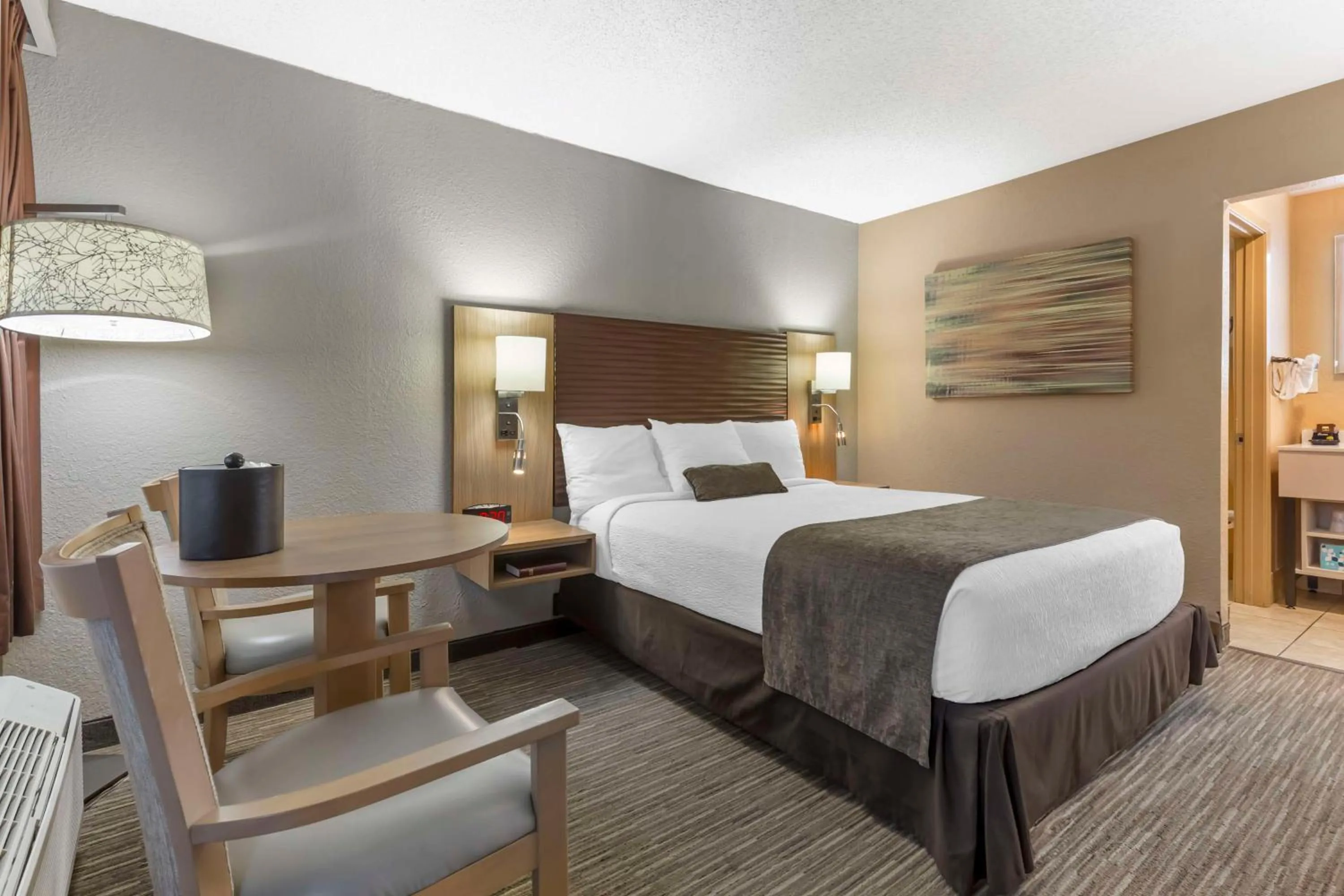 Bedroom, Bed in Best Western Plus Landing View Inn & Suites