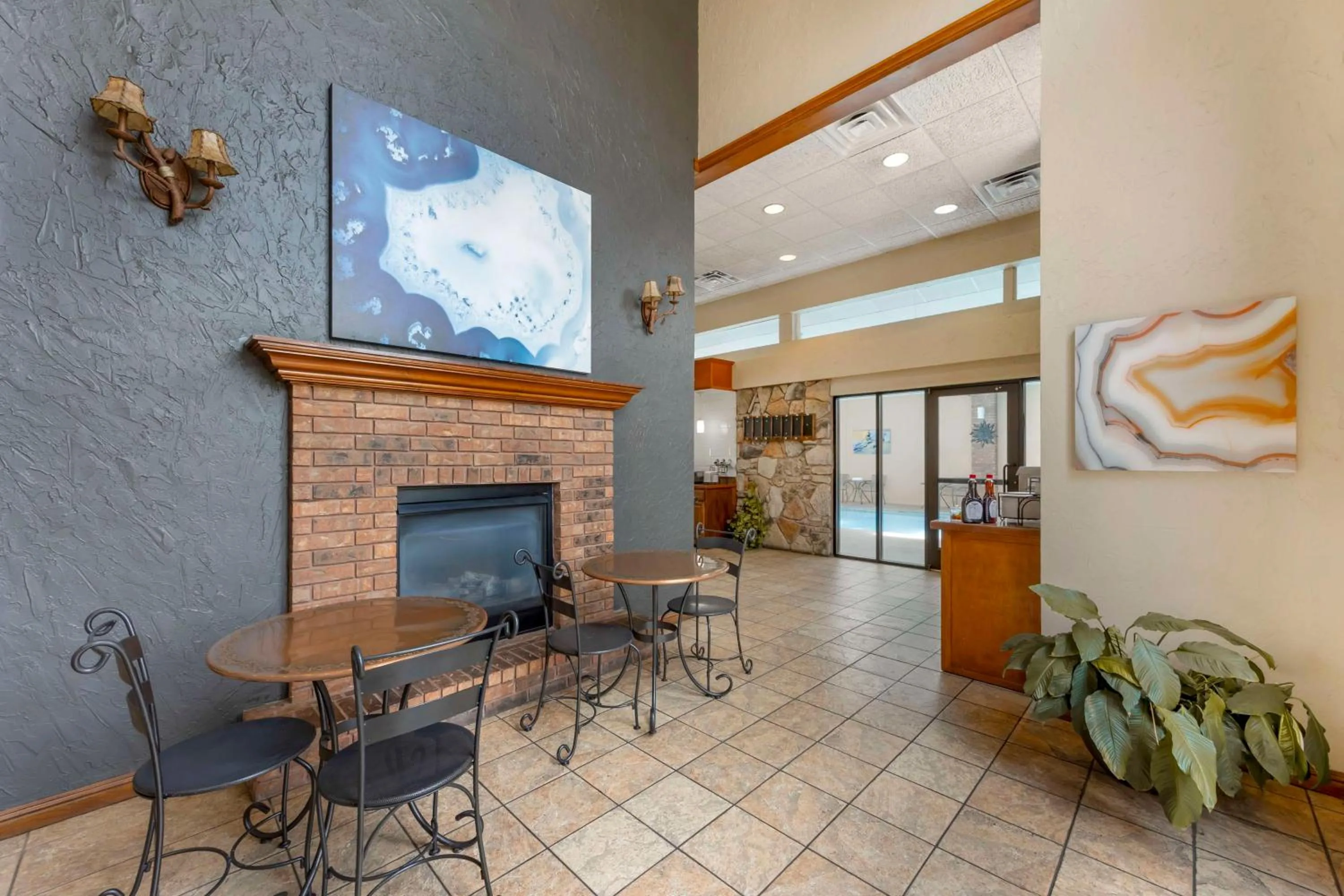 Breakfast in Best Western Plus Landing View Inn & Suites