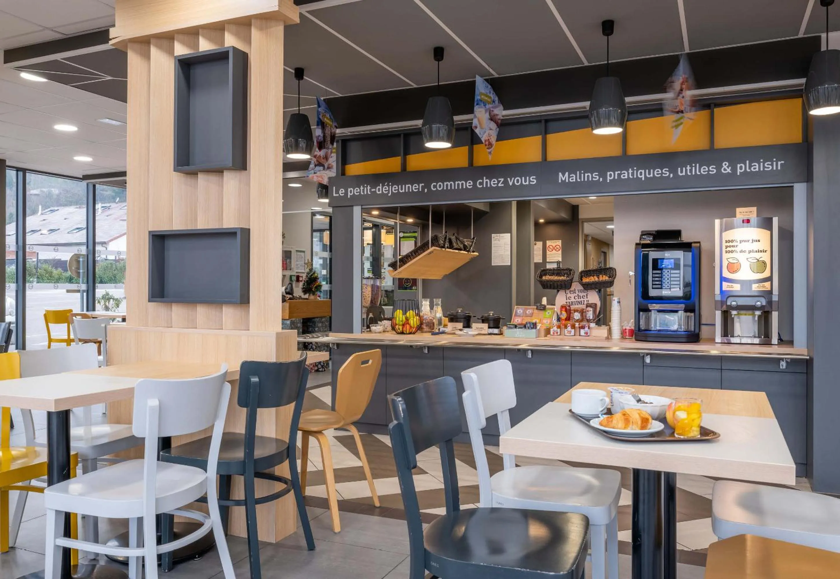 Restaurant/places to eat in B&B HOTEL ANNEMASSE Saint-Cergues