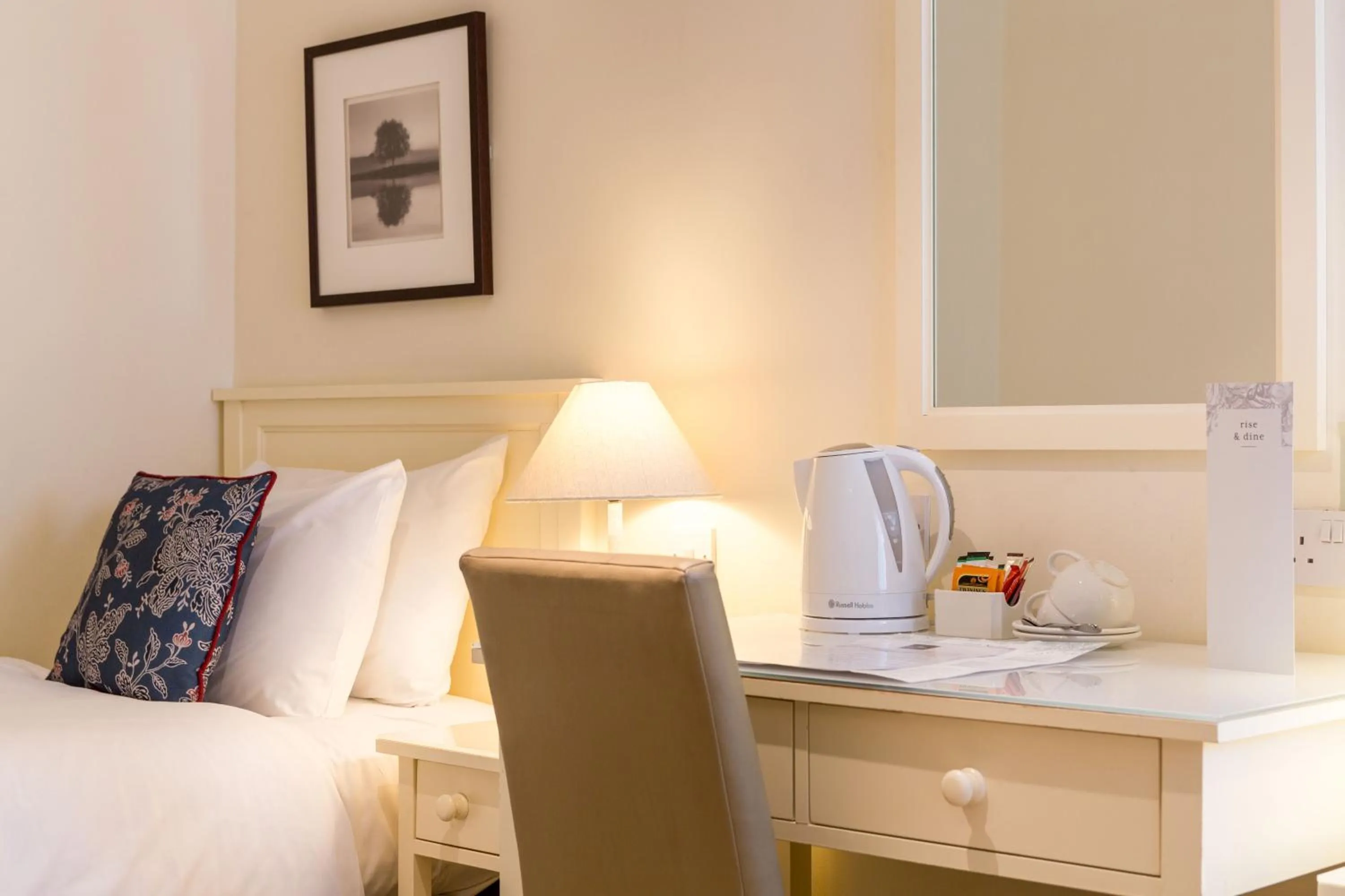 Bedroom, Bed in Abbey Fields By Chef & Brewer Collection