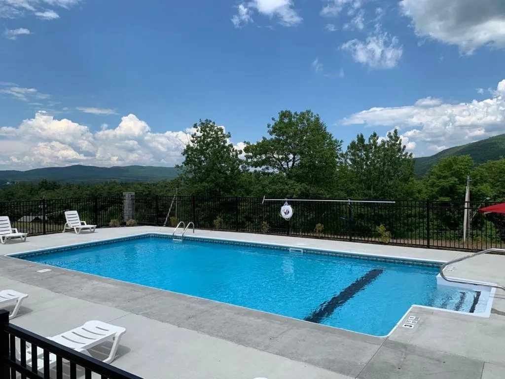 Travelodge by Wyndham Lake George NY