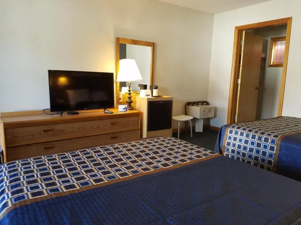 Bed in Travelodge by Wyndham Lake George NY