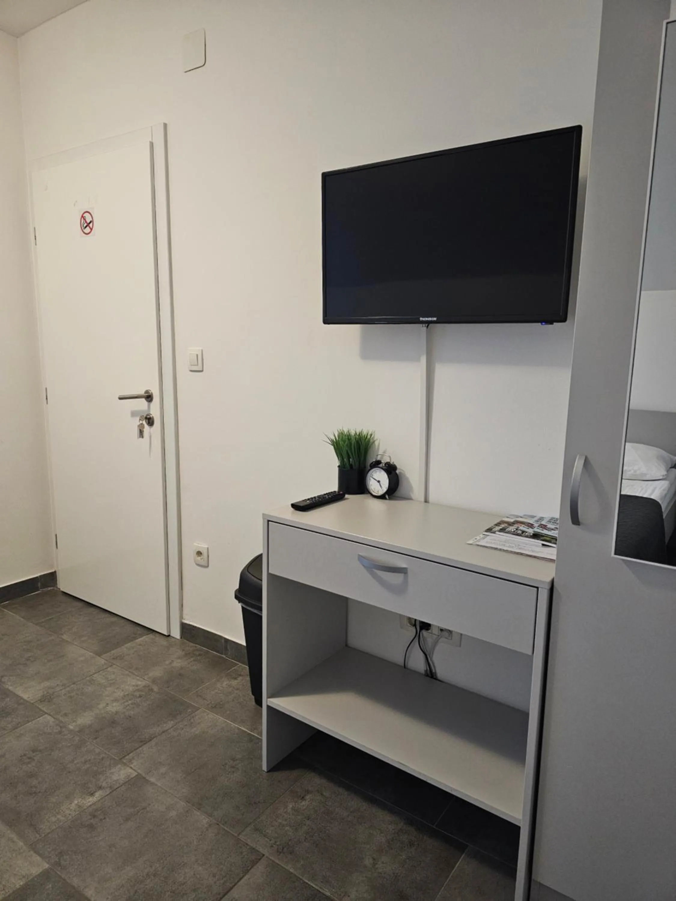 TV and multimedia in Filipovic rent a car & apartments