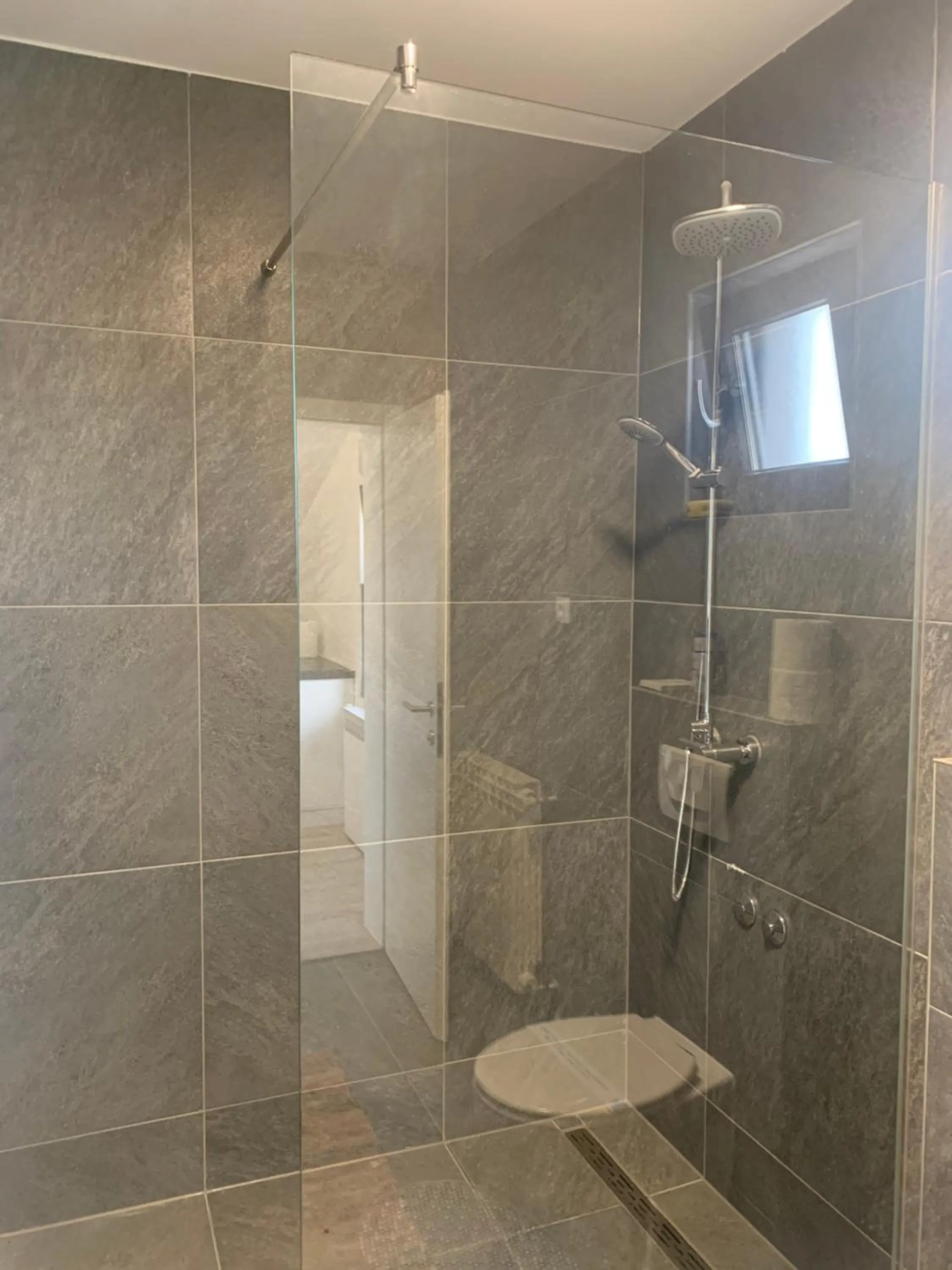 Shower in Filipovic rent a car & apartments