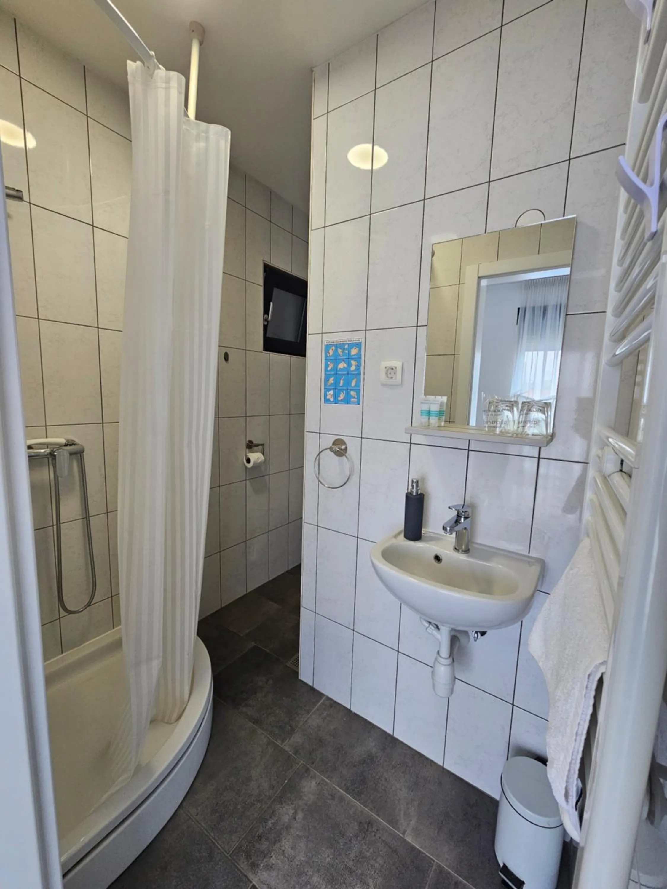 Bathroom in Filipovic rent a car & apartments