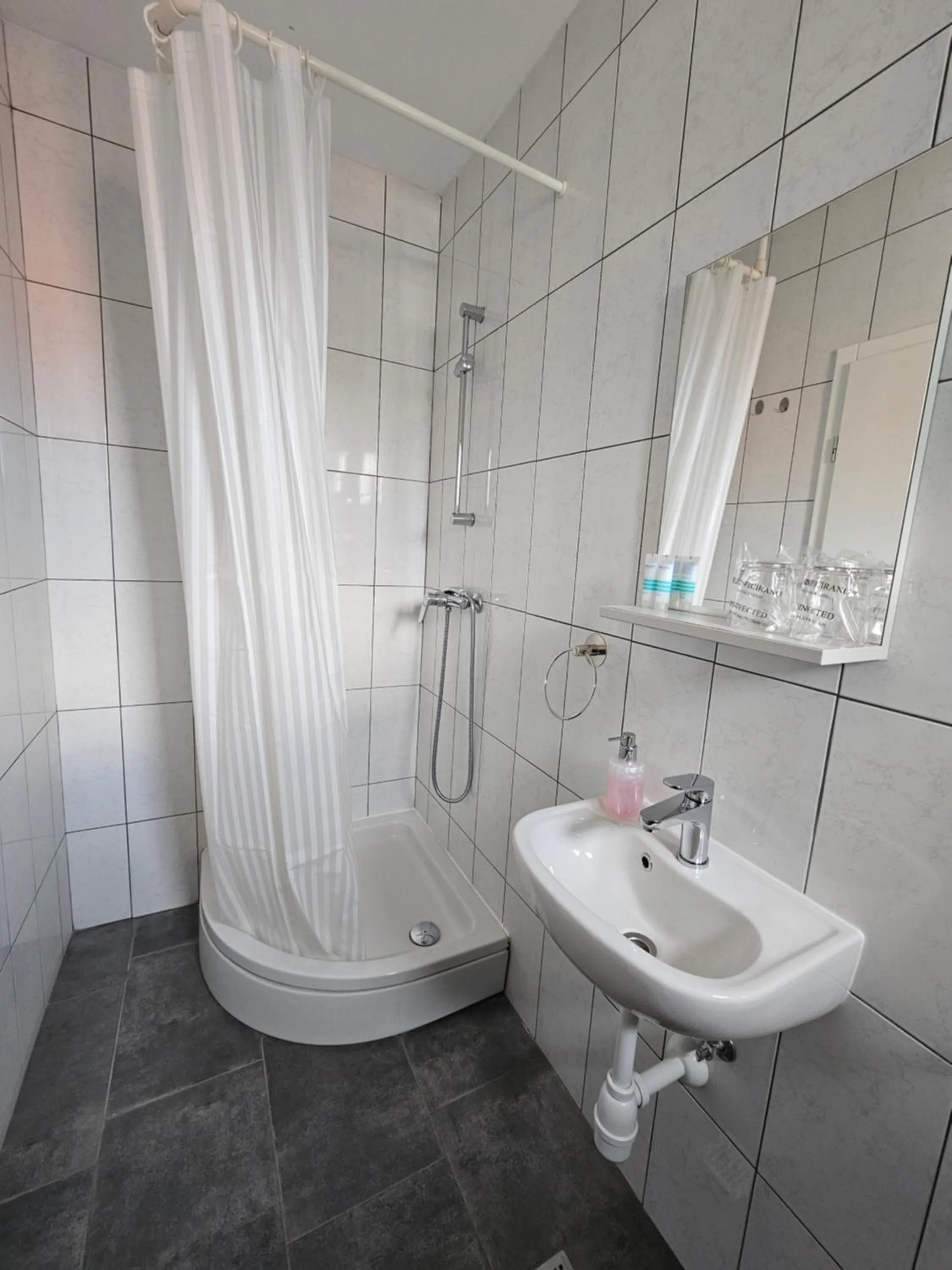 Shower in Filipovic rent a car & apartments
