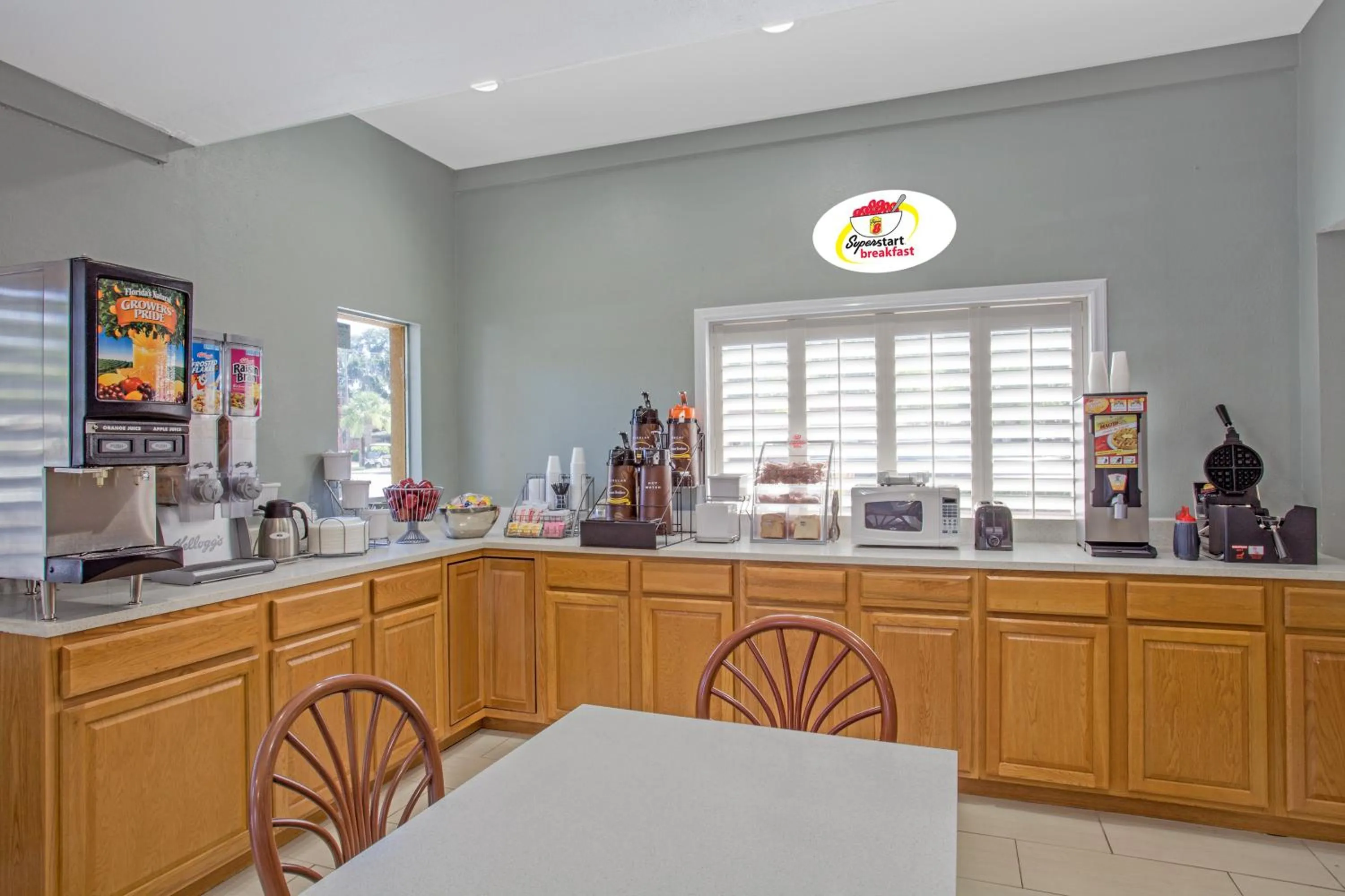 Continental breakfast in Super 8 by Wyndham Port Royal/Beaufort