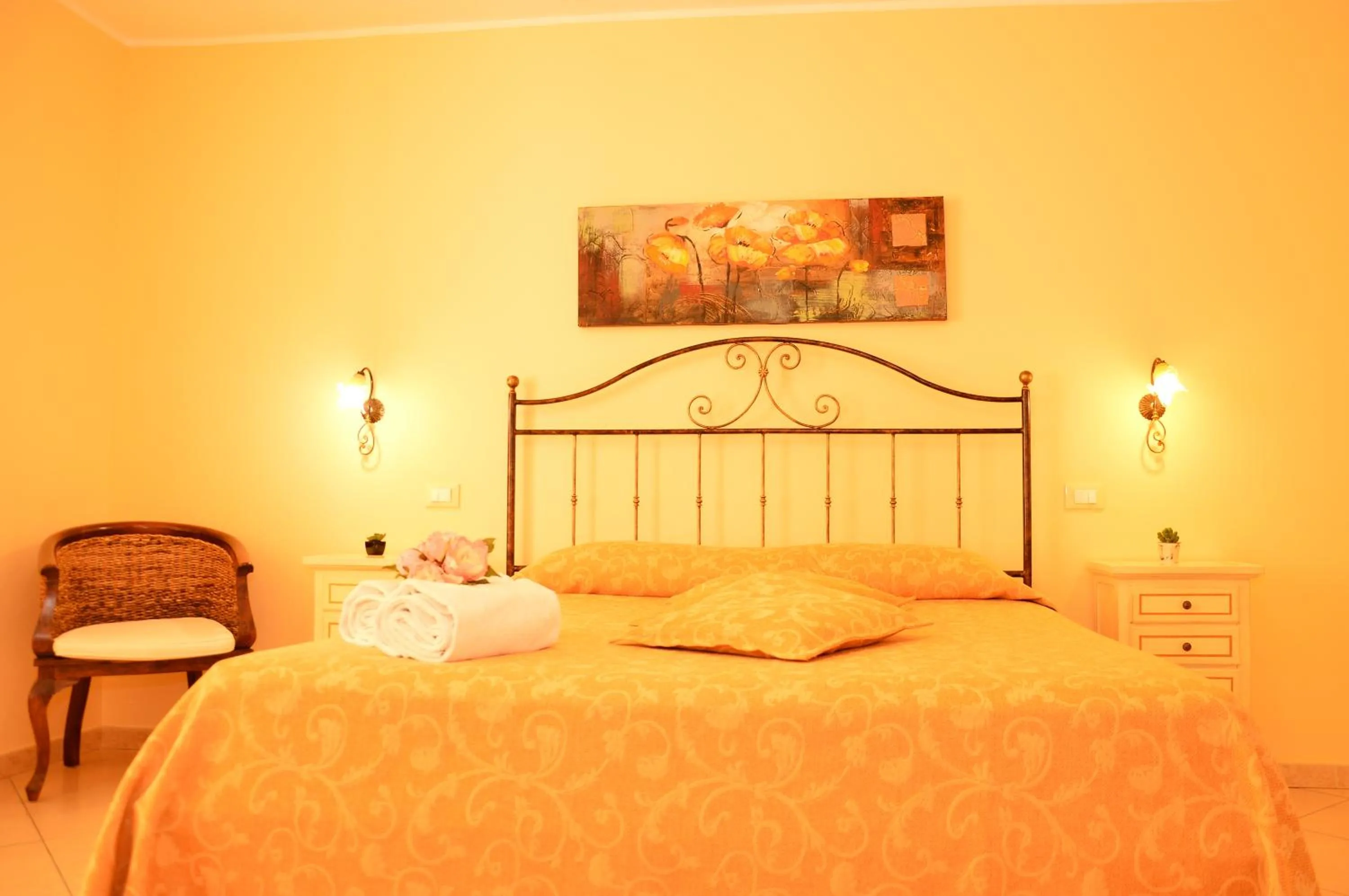 Photo of the whole room in Attinia