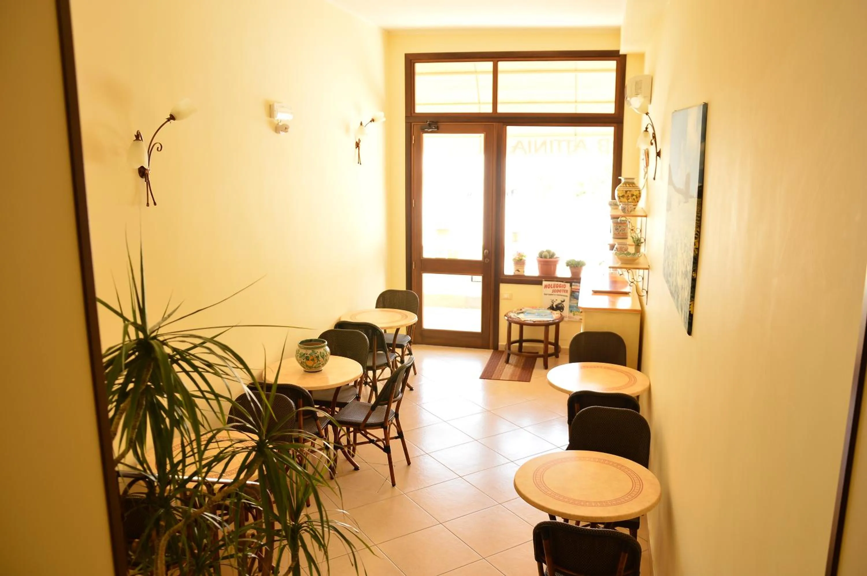 Breakfast in Attinia