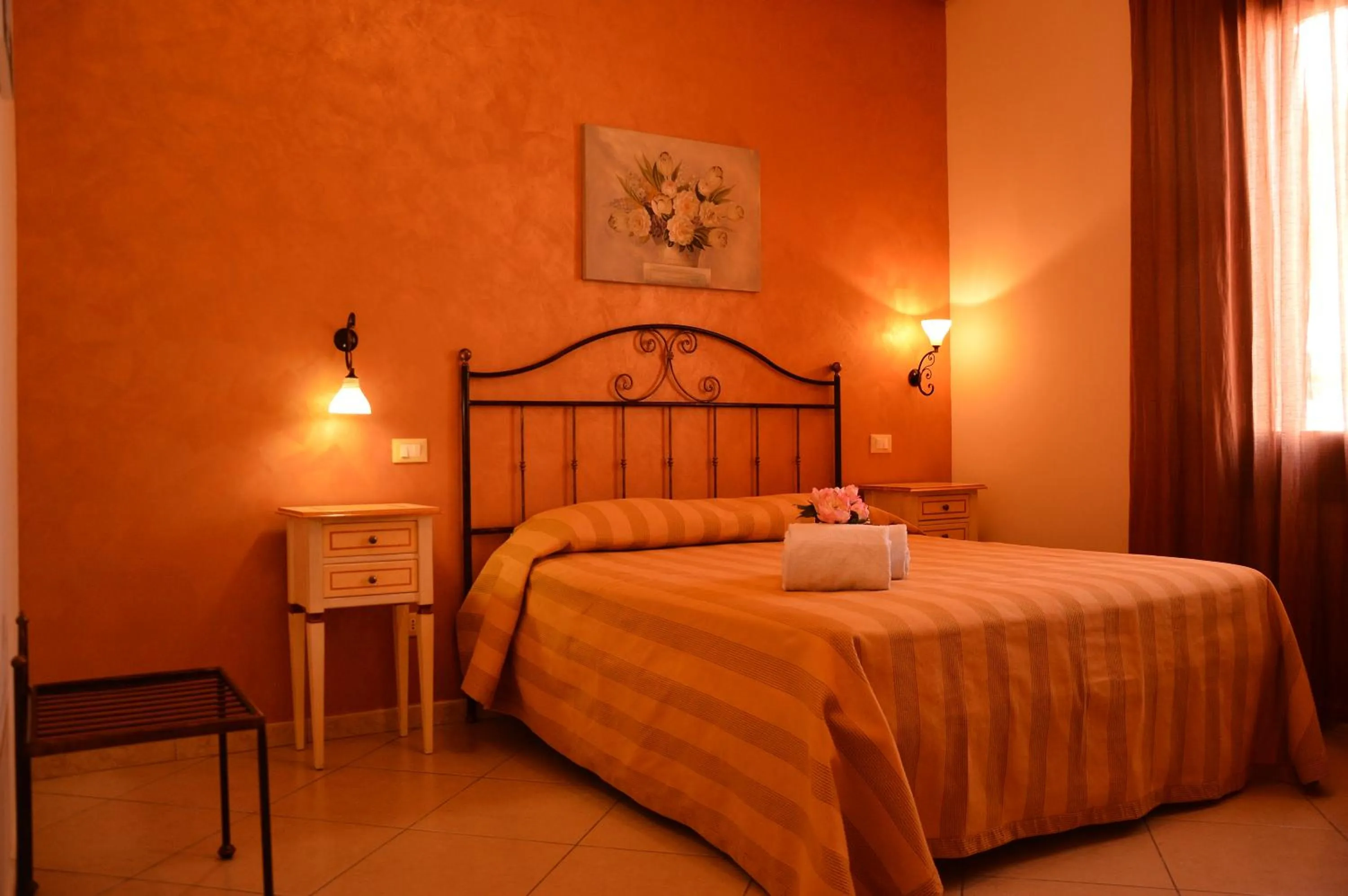 Photo of the whole room in Attinia