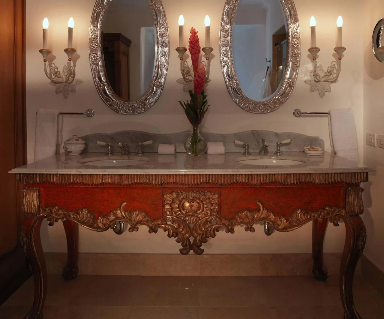 Bathroom in Palacio Nazarenas, A Belmond Hotel, Cusco