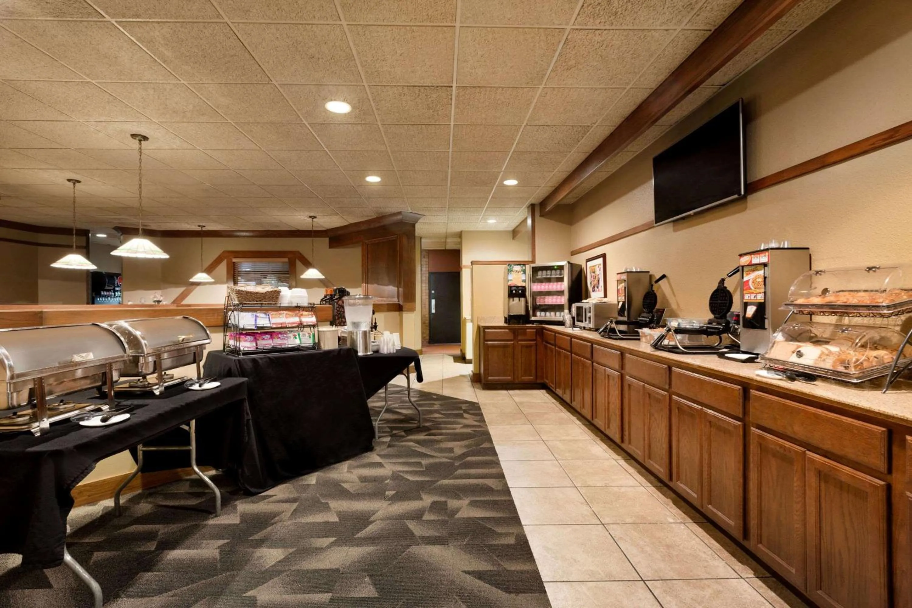 Restaurant/places to eat in Ramada by Wyndham Fargo