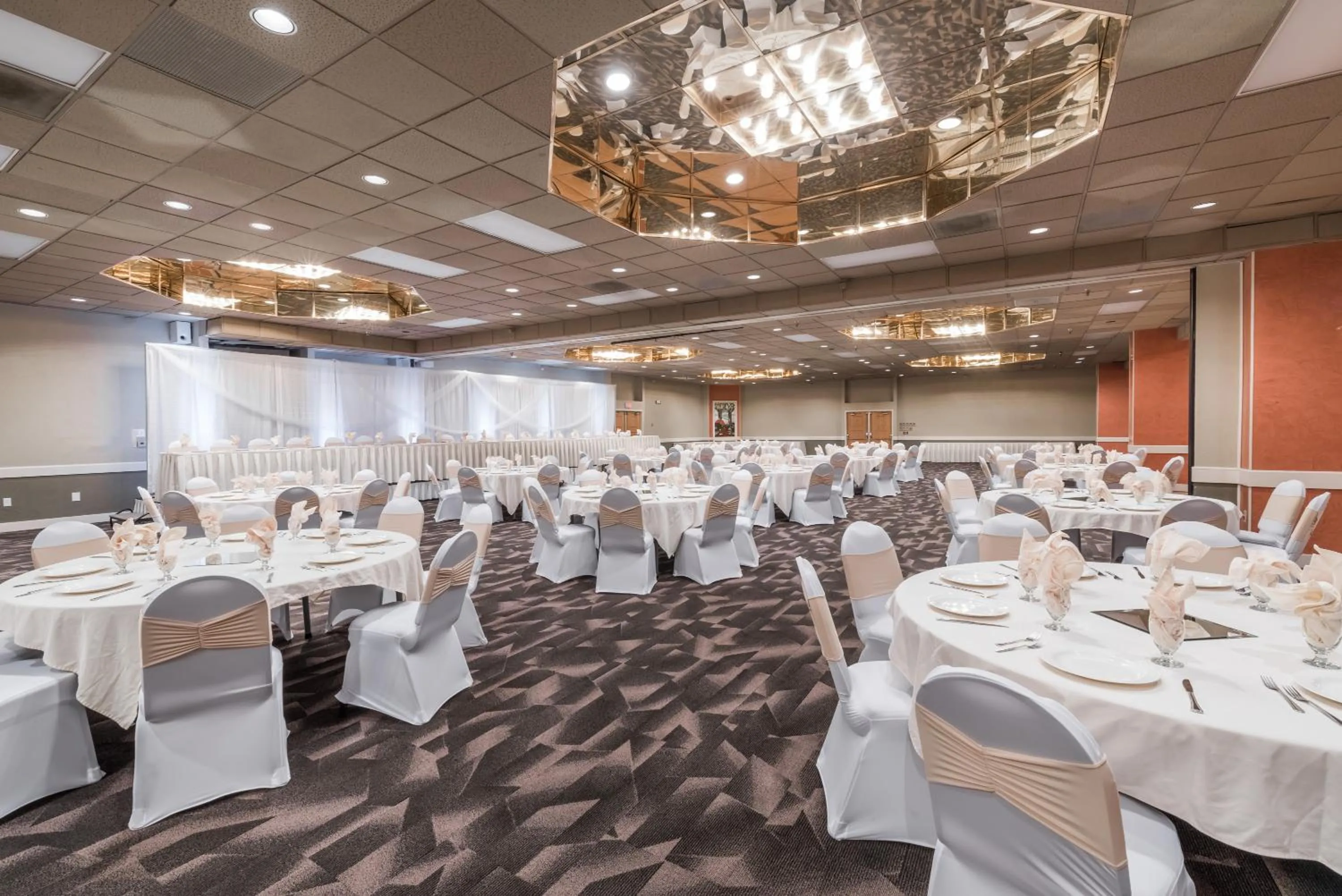 Banquet/Function facilities in Ramada by Wyndham Fargo