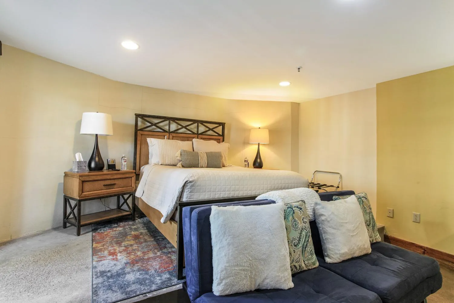 Bed in Canal Street Inn