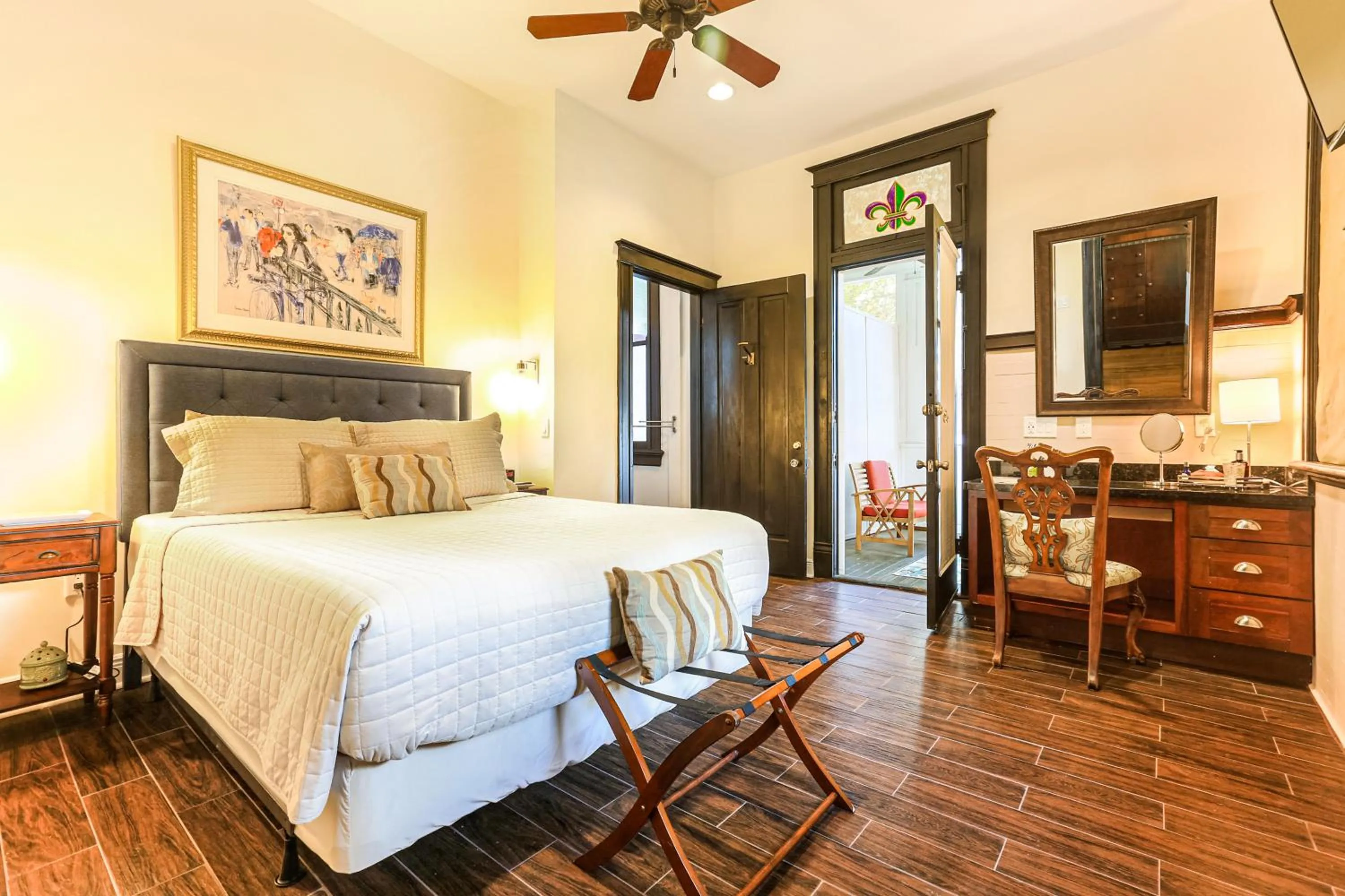 Bed in Canal Street Inn