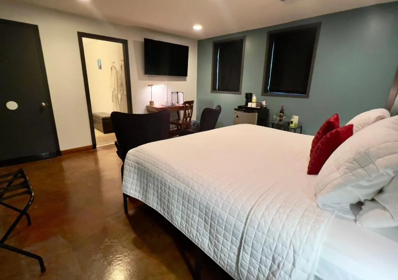 Bed in Canal Street Inn