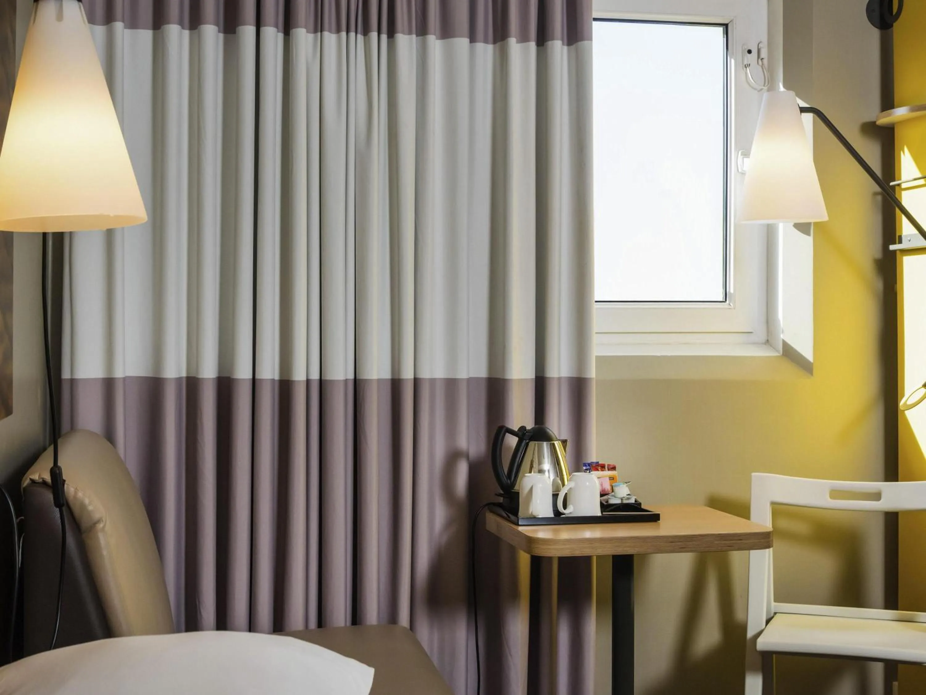 Coffee/tea facilities, Bed in ibis Leicester