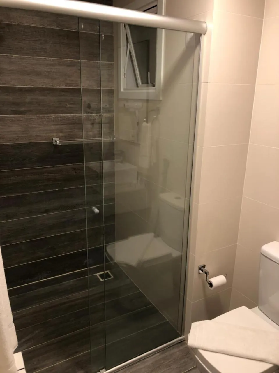 Shower in Letto Hotel Flores da Cunha