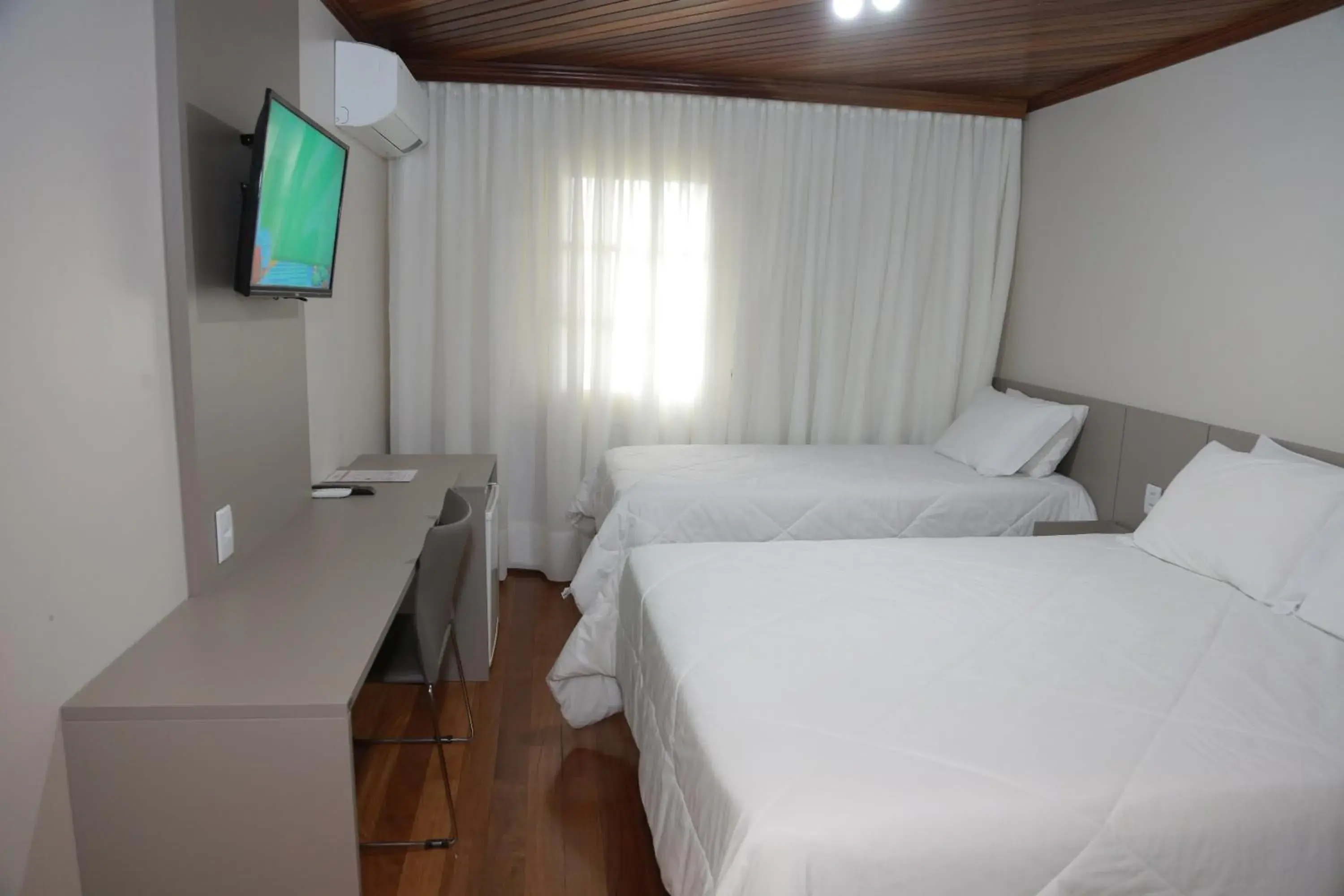 Deluxe Double Room - single occupancy in Letto Hotel Flores da Cunha Deluxe Double Room - single occupancy in Letto Hotel Flores da Cunha