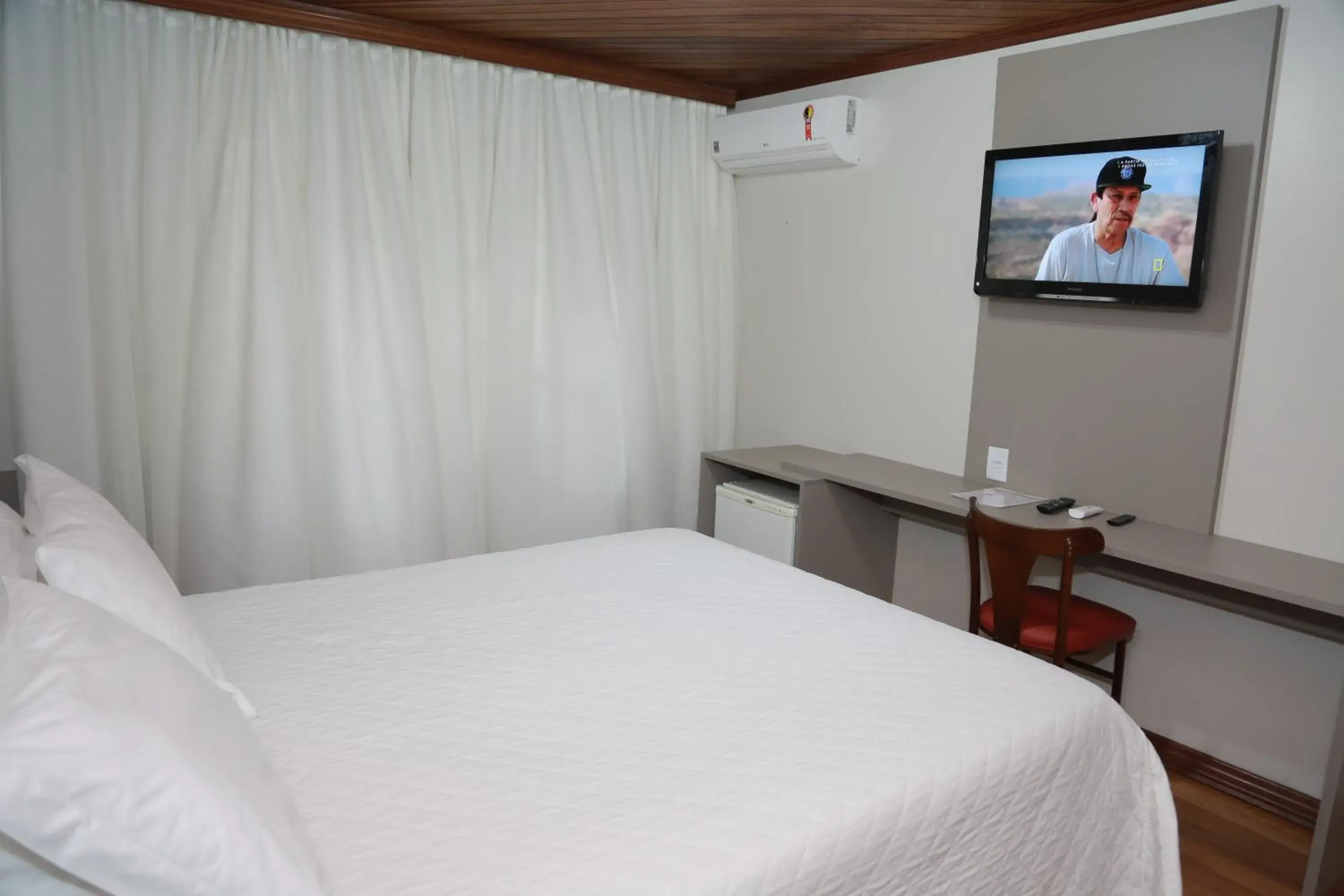 Luxury Double Room - single occupancy in Letto Hotel Flores da Cunha Luxury Double Room - single occupancy in Letto Hotel Flores da Cunha
