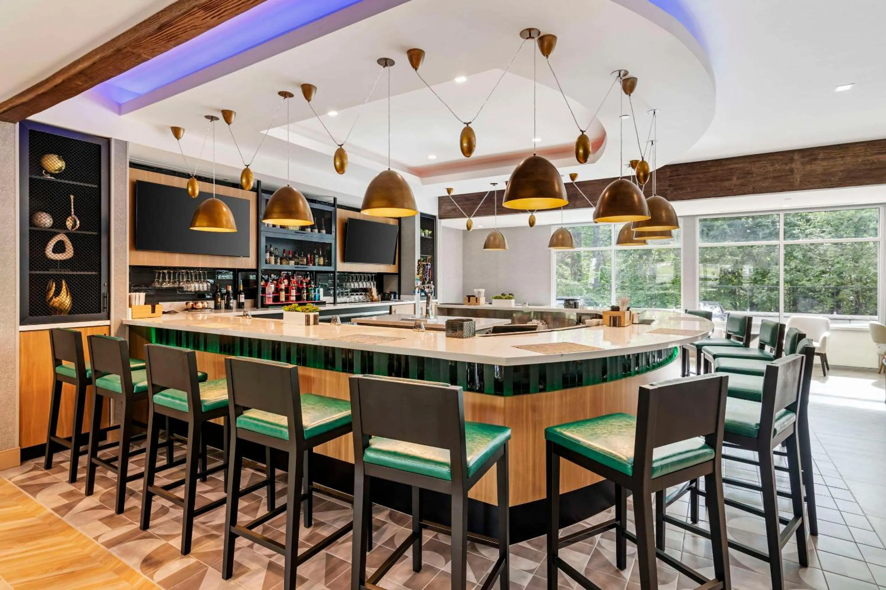 Lounge or bar in Cambria Hotel North Conway