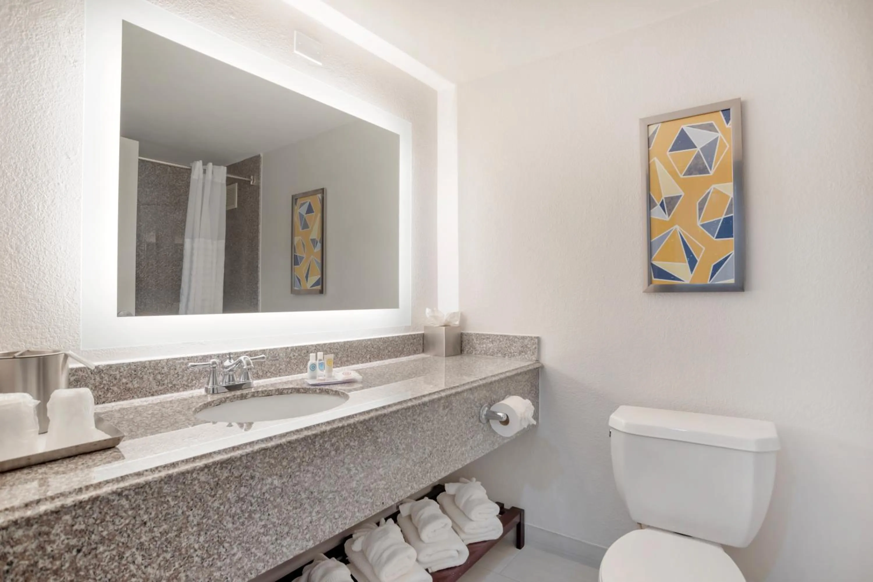 Comfort Inn & Suites New Orleans Airport North