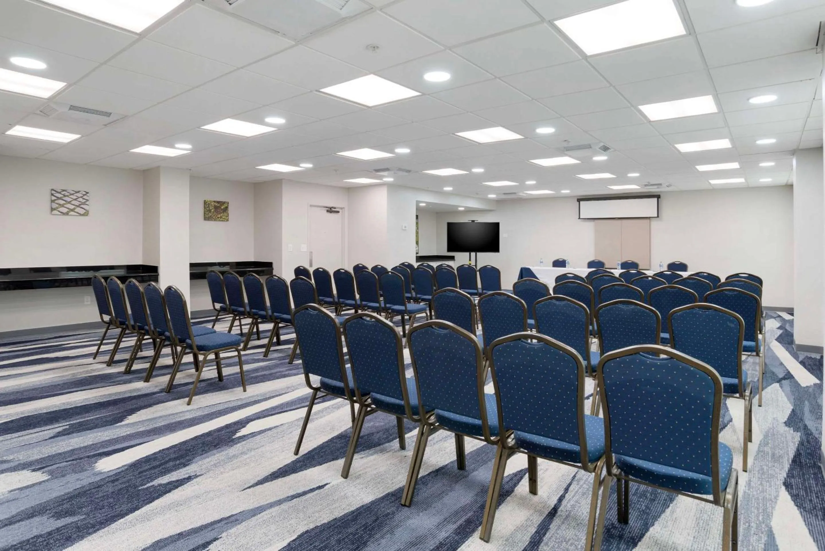Meeting/conference room in Comfort Inn & Suites New Orleans Airport North