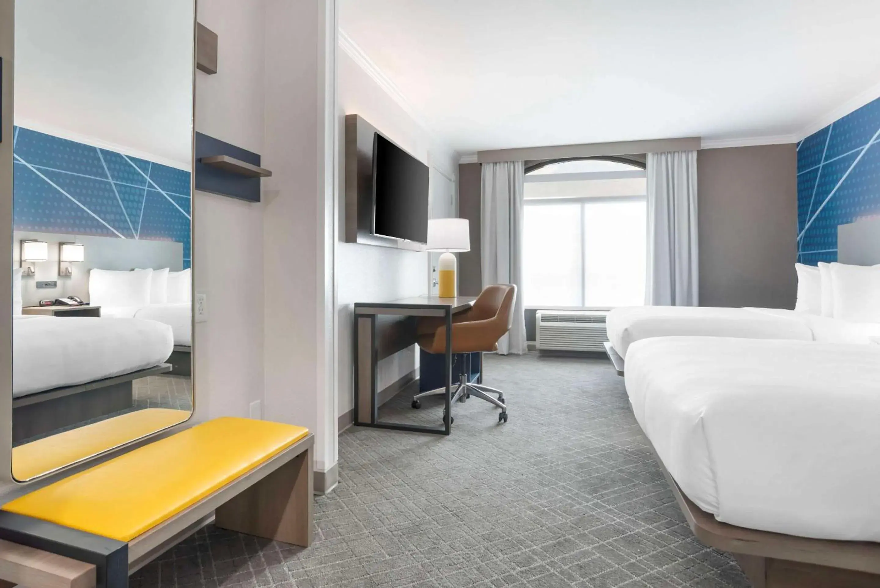 Standard Queen Room with Two Queen Beds - Non Smoking in Comfort Inn & Suites New Orleans Airport North Standard Queen Room with Two Queen Beds - Non Smoking in Comfort Inn & Suites New Orleans Airport North