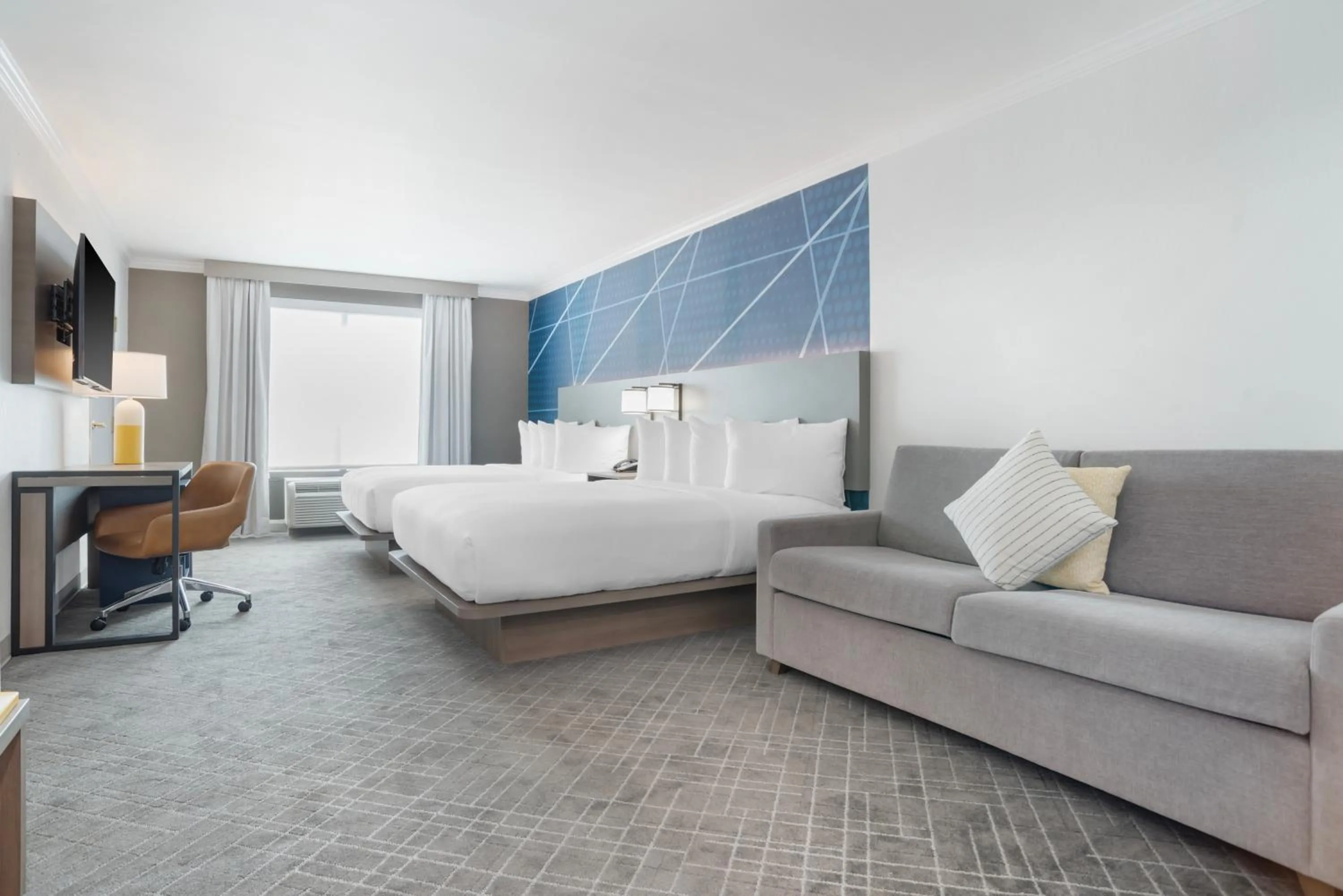 Bed in Comfort Inn & Suites New Orleans Airport North