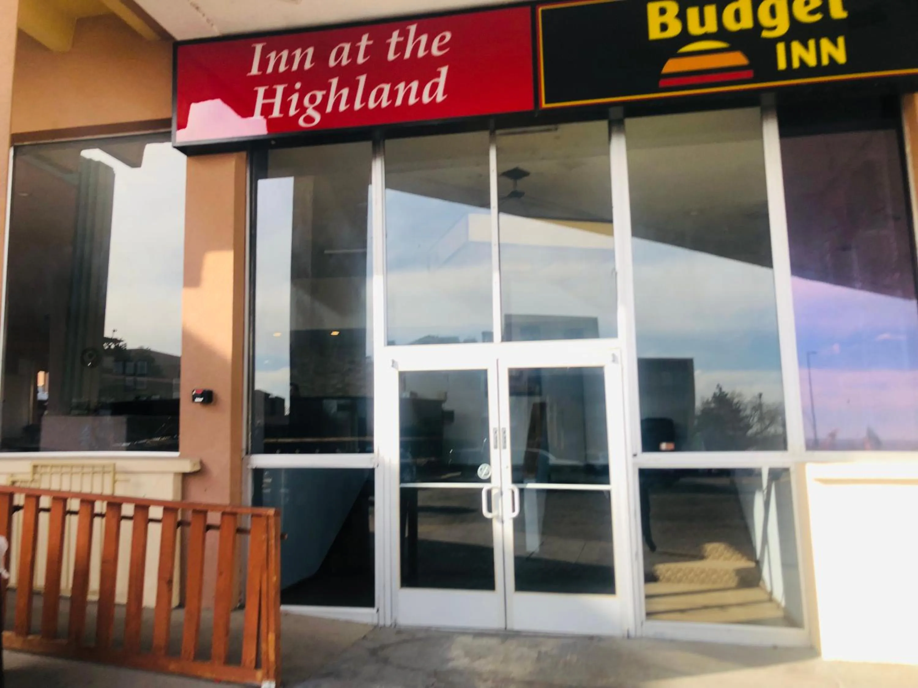 Facade/entrance in Budget Inn Denver Downtown