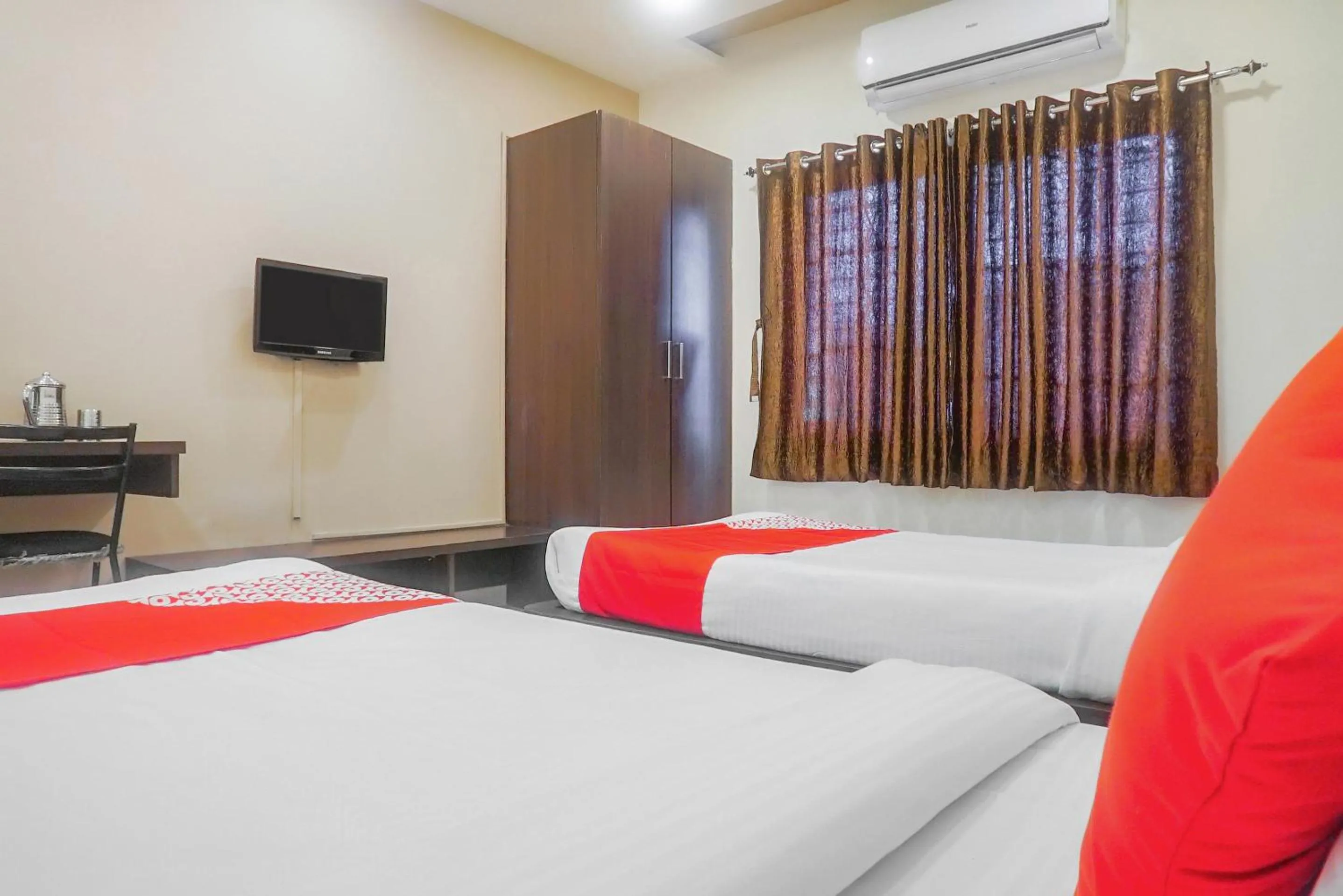 Bedroom, Bed in Hotel O Paradise Inn Talegaon Dabhade