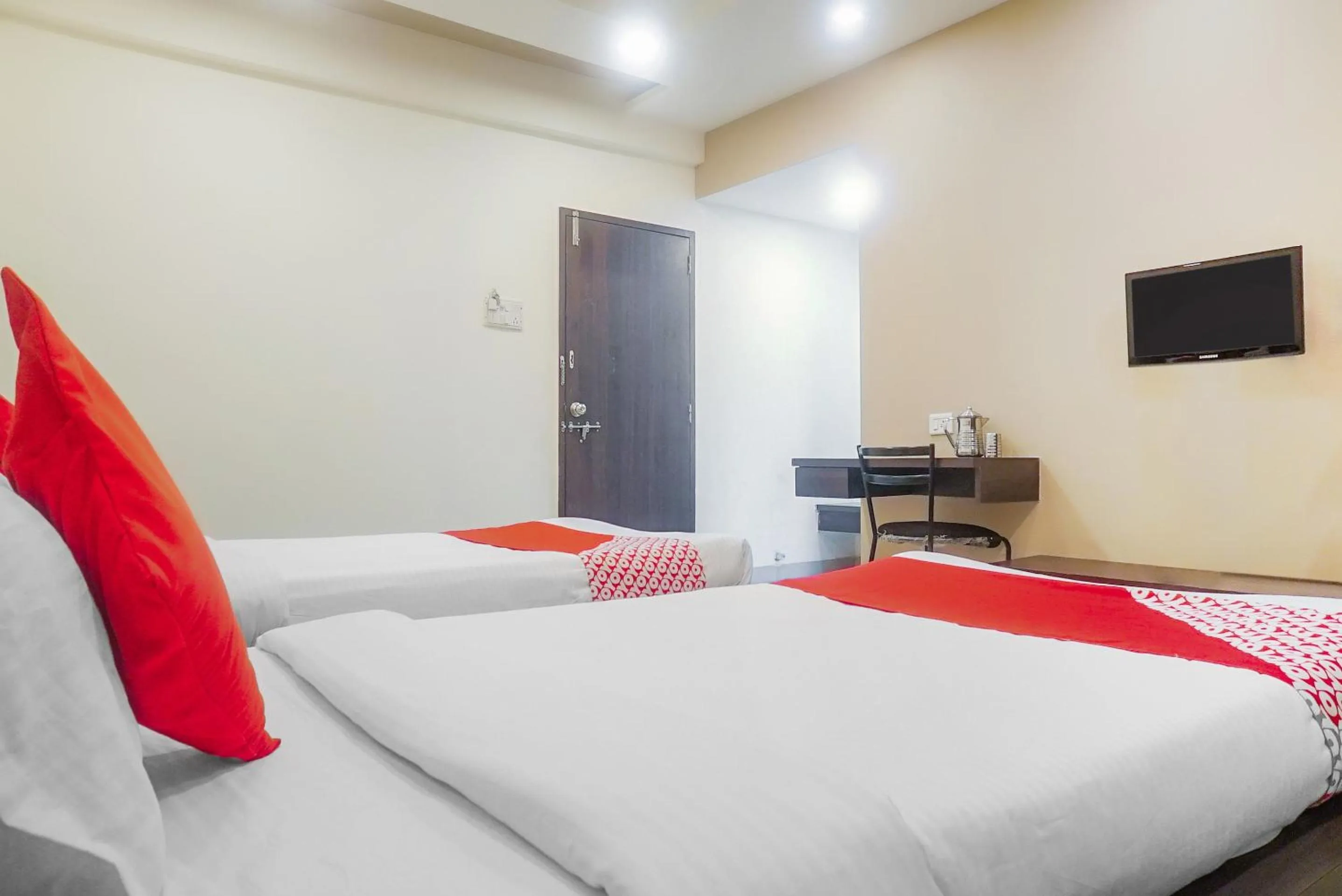 Bedroom, Bed in Hotel O Paradise Inn Talegaon Dabhade