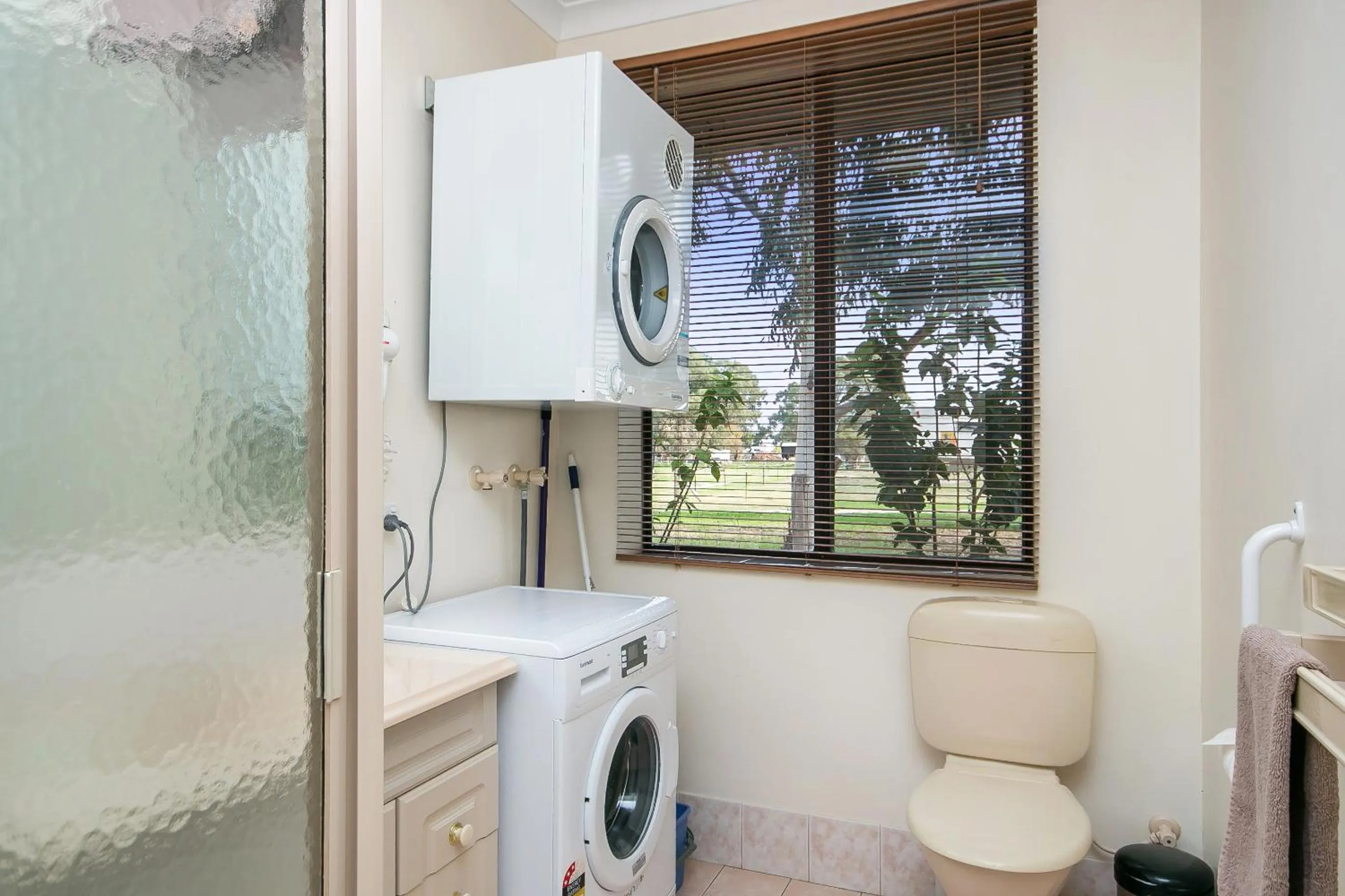 Shower in Coranda Lodge