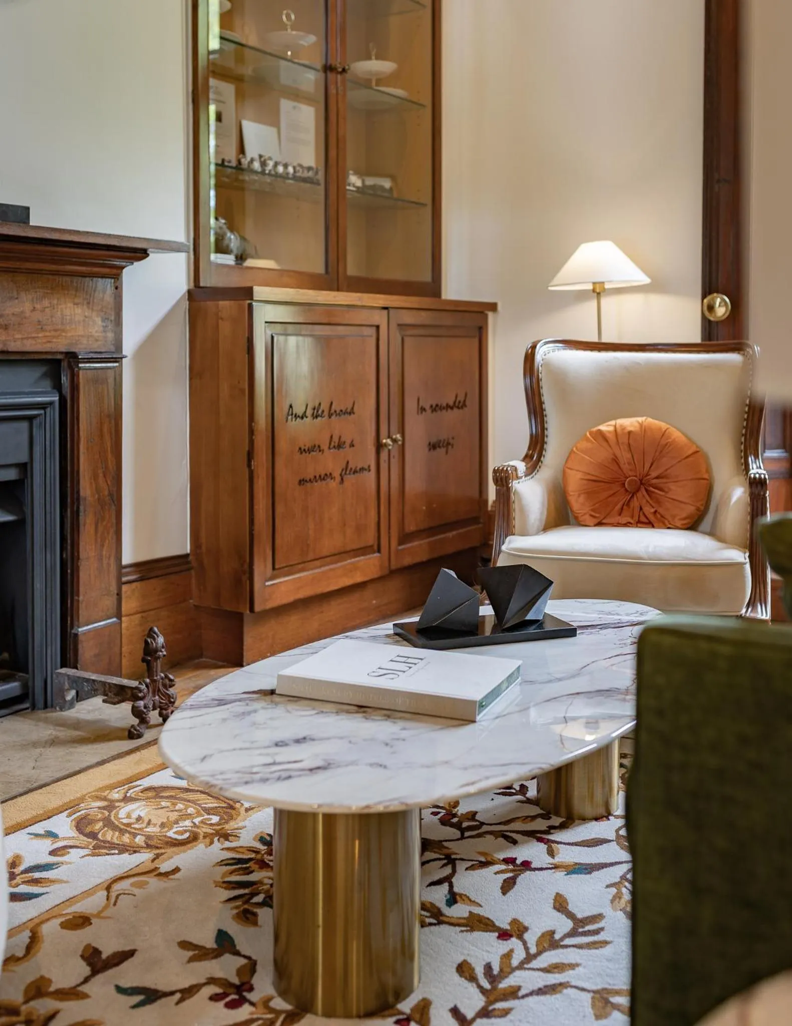 Library in Islington Hotel