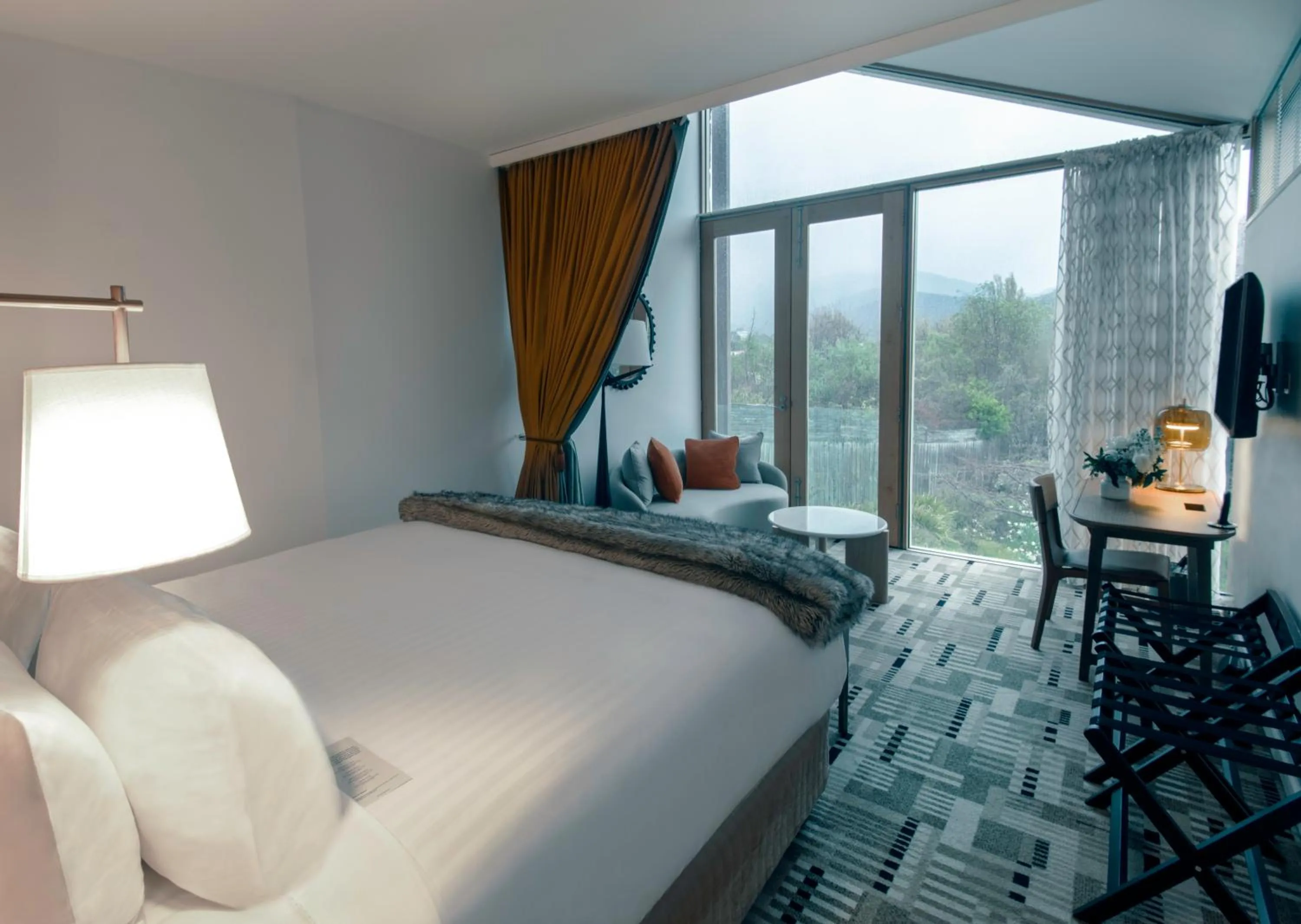 Bedroom, Bed in Islington Hotel