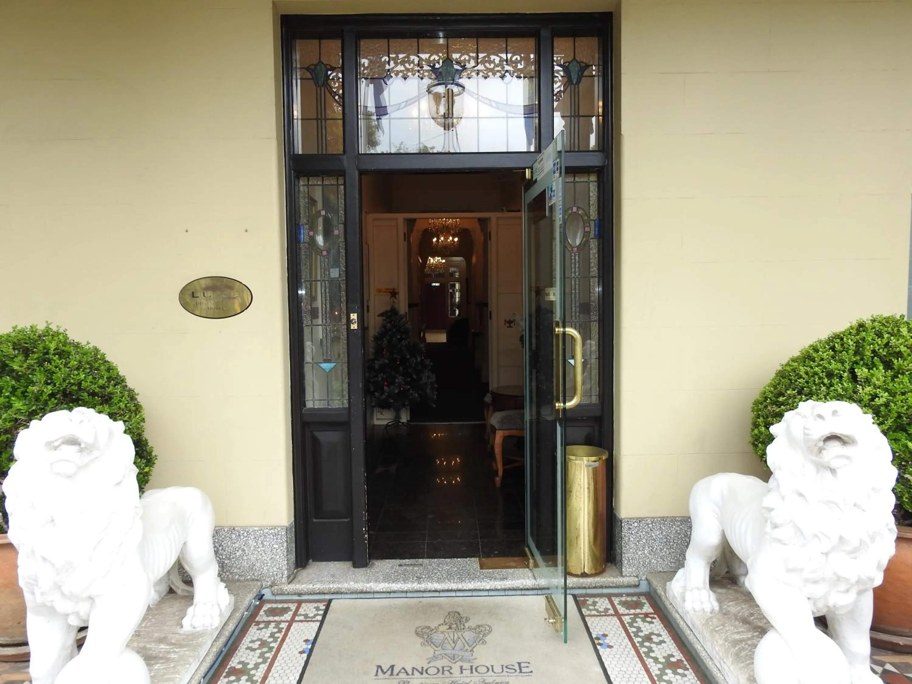Facade/Entrance in Manor House Boutique Hotel