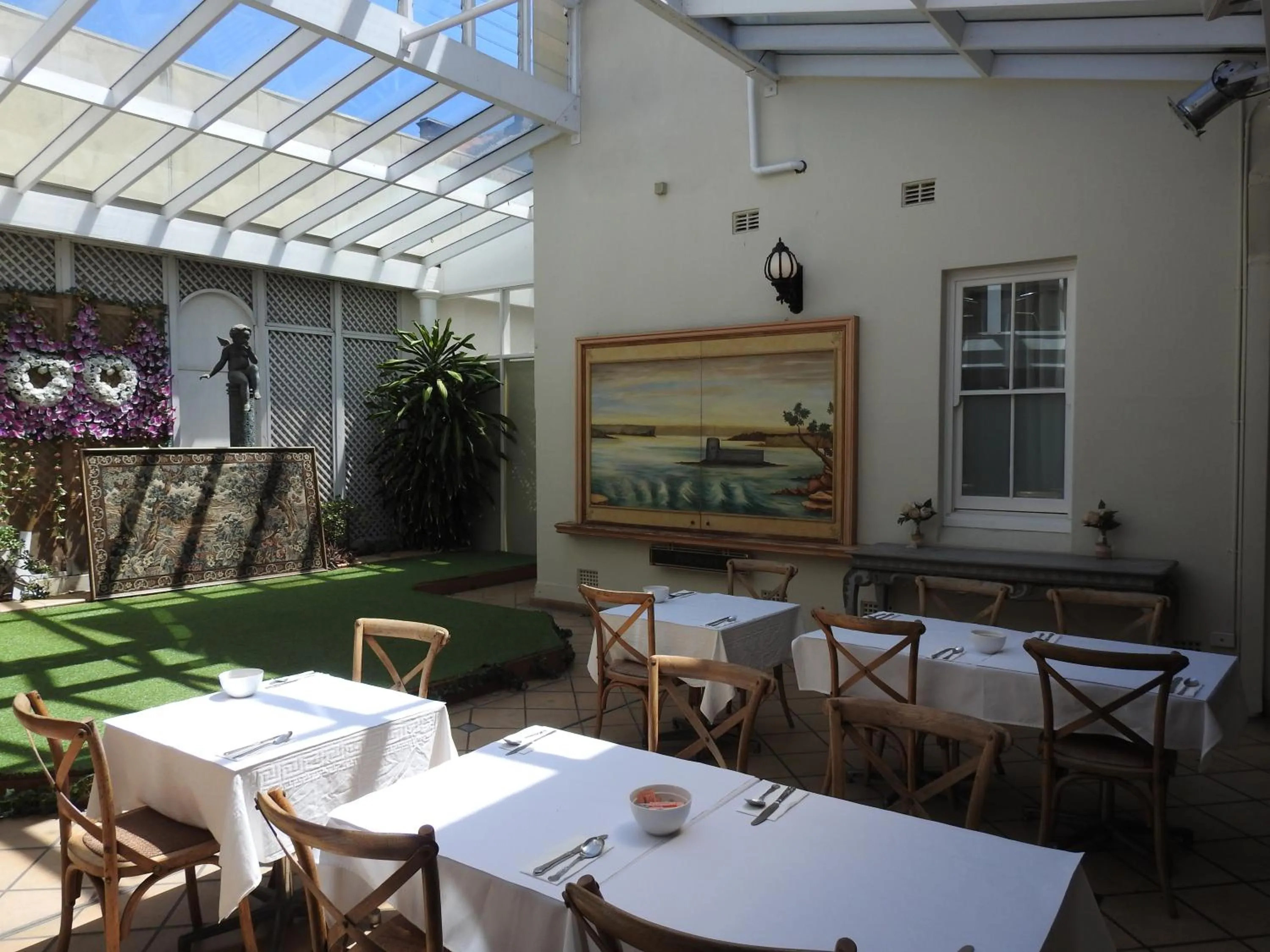 Entertainment, Restaurant/Places to Eat in Manor House Boutique Hotel