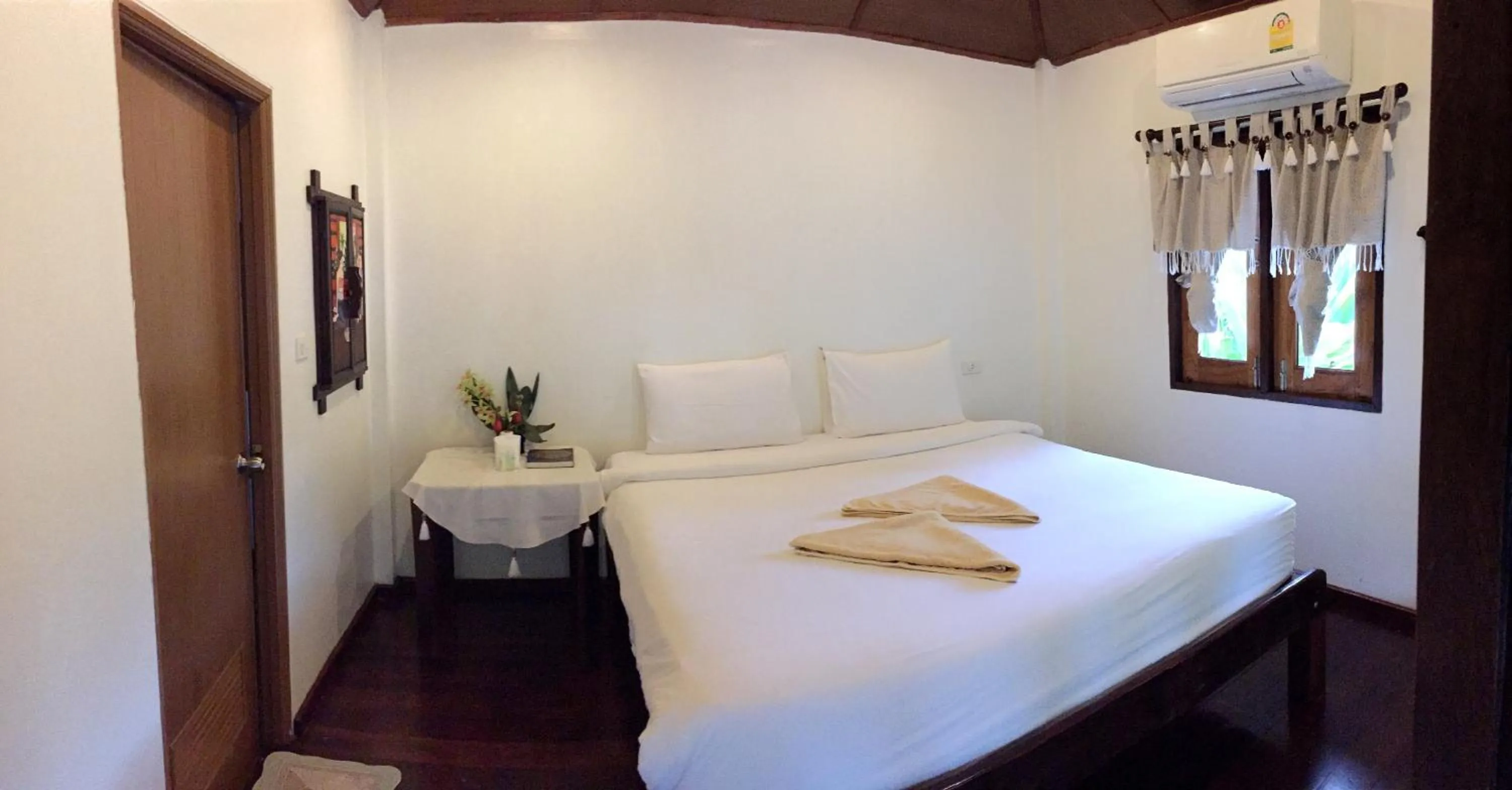 Day, Bed in V-View Beach Resort