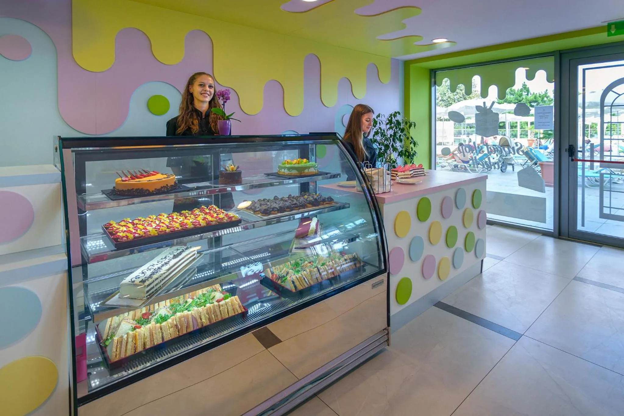 Restaurant/places to eat in Astoria Hotel All Inclusive & Private Beach