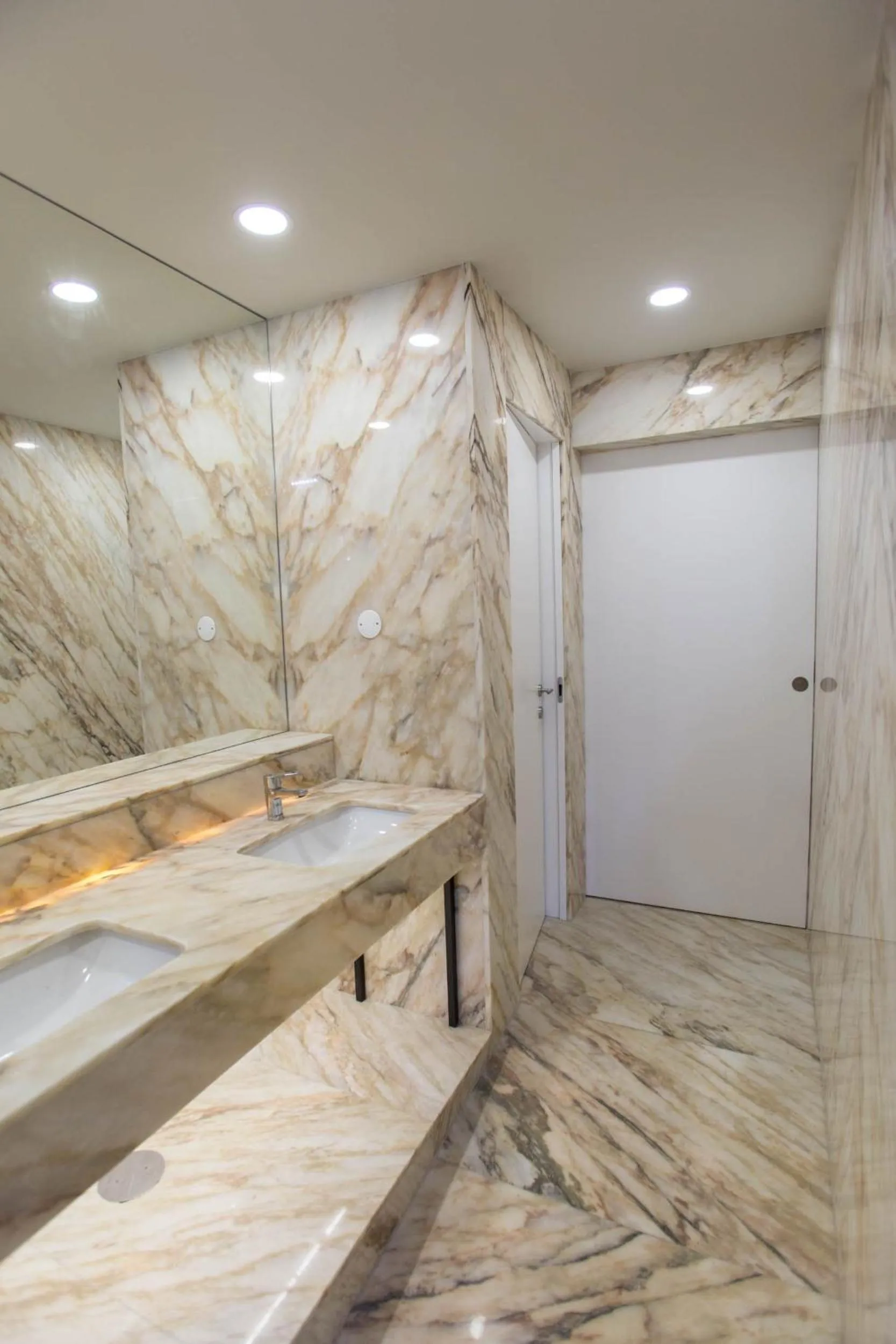 Bathroom in The Gate Porto