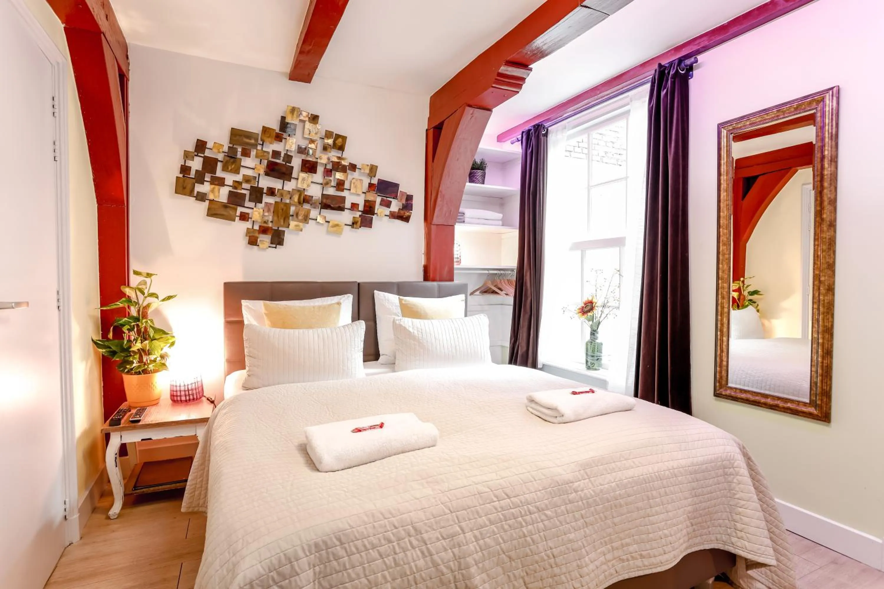 Bed in Sunflower Amsterdam