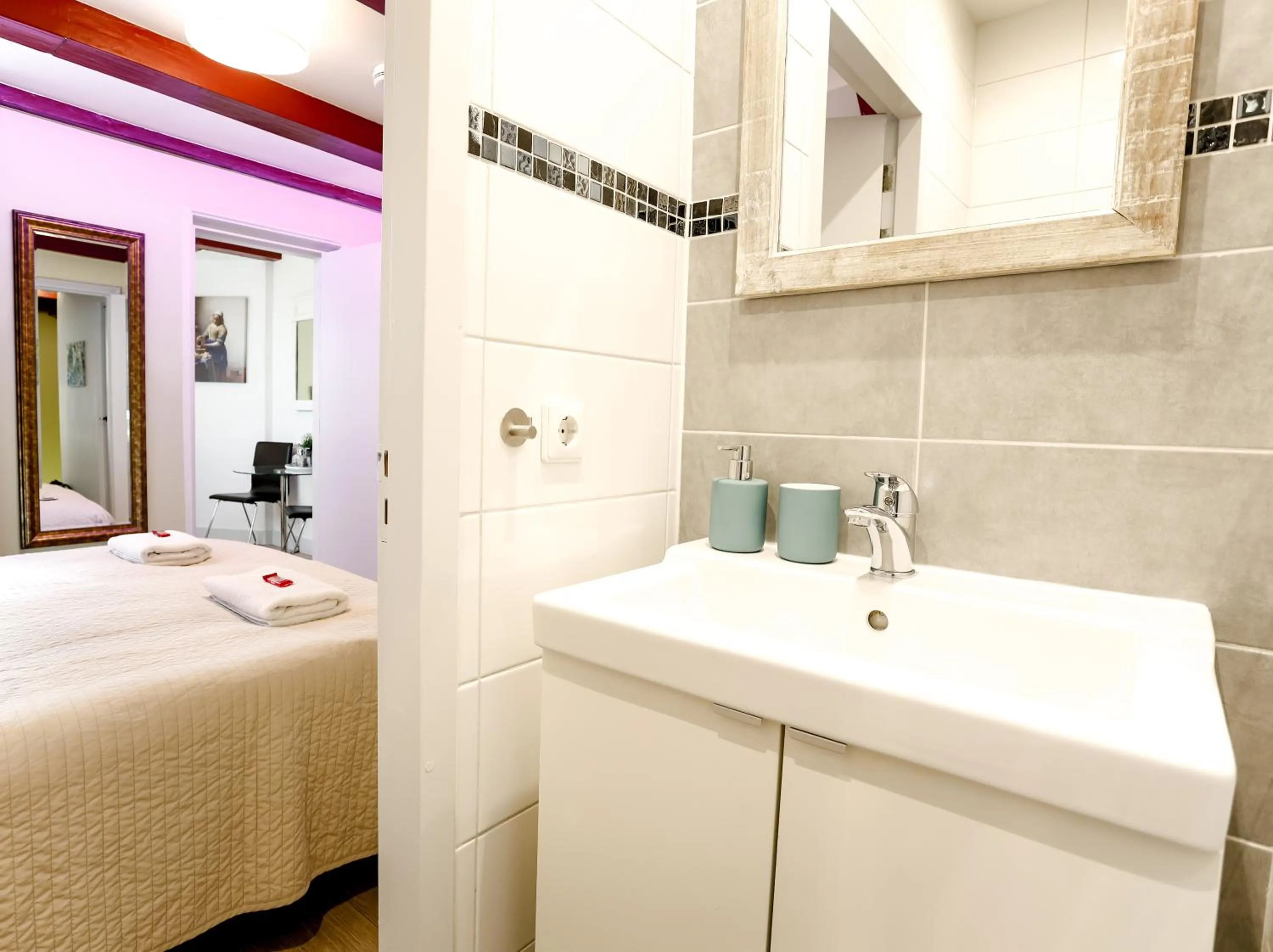 Bathroom, Bed in Sunflower Amsterdam