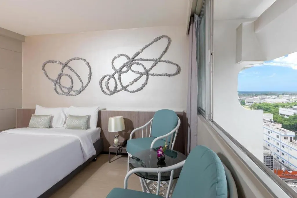 Bedroom, Bed in Pearl Hotel Phuket