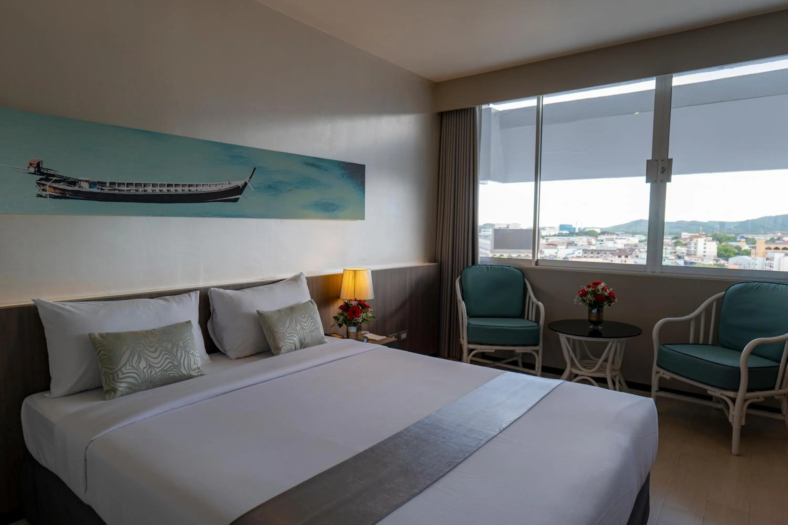 Bedroom, Bed in Pearl Hotel Phuket