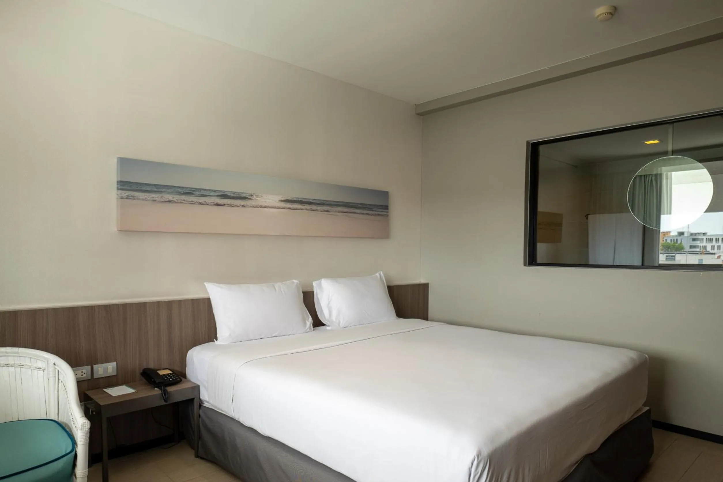 Bedroom, Bed in Pearl Hotel Phuket