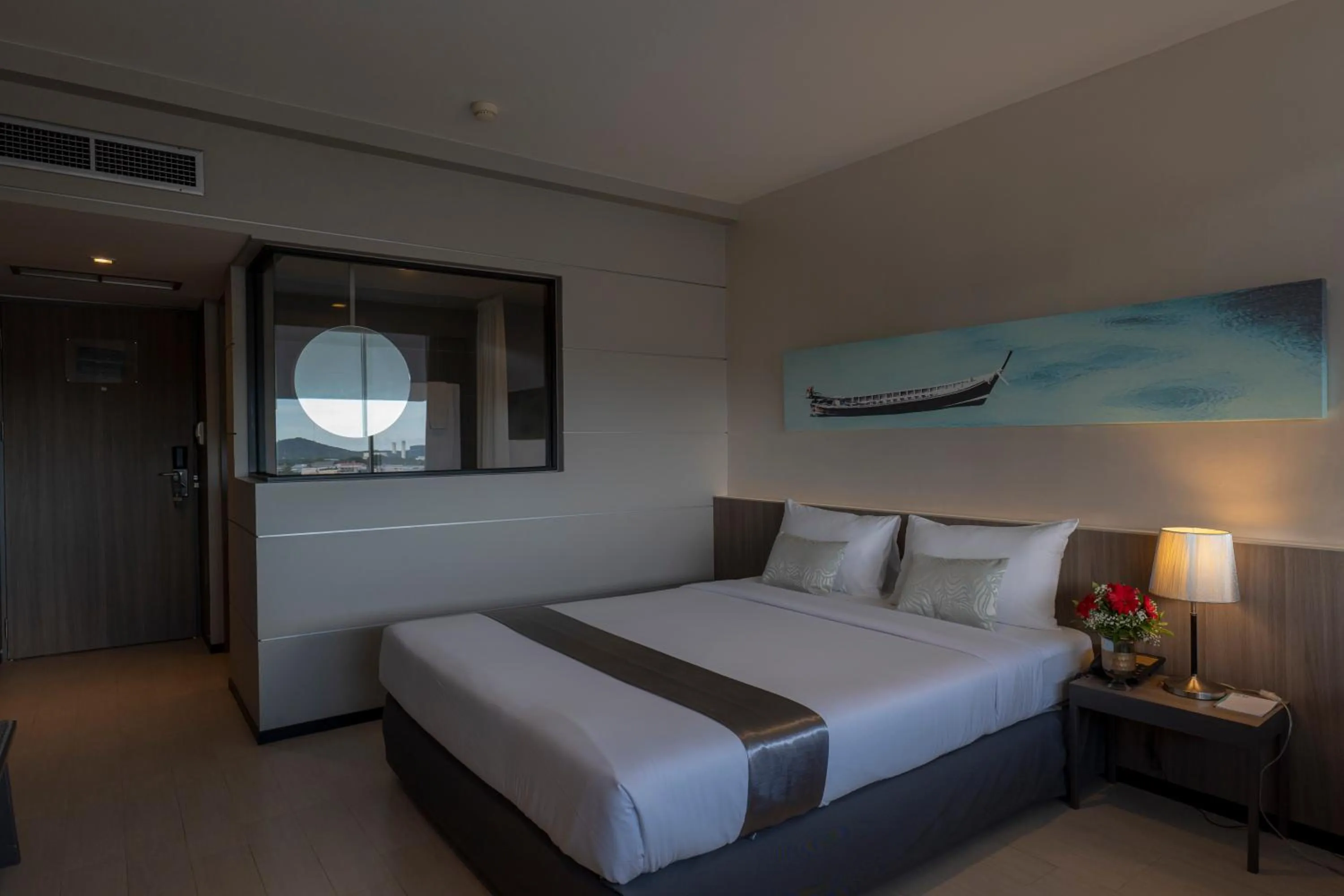 Bedroom, Bed in Pearl Hotel Phuket