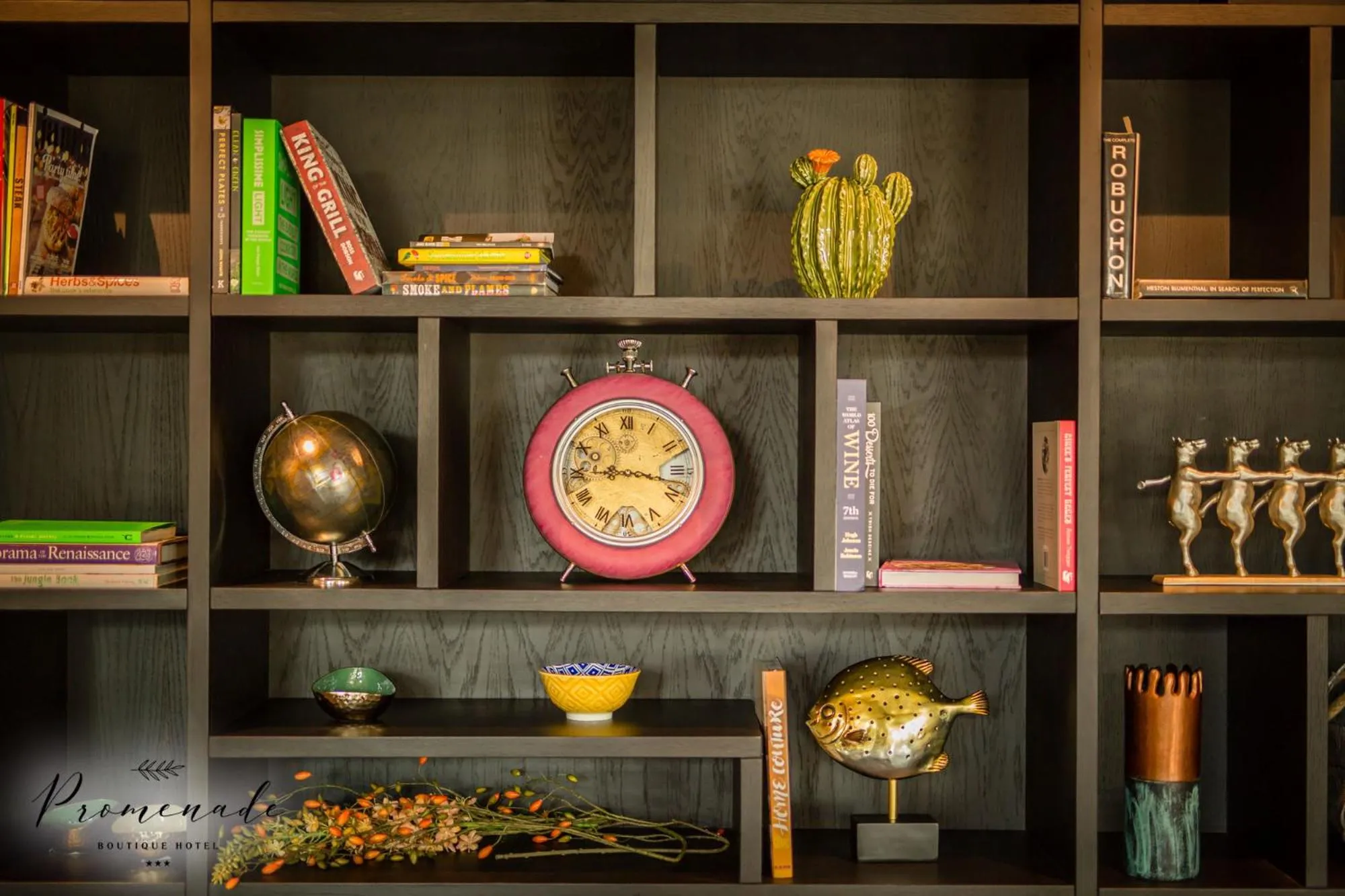 Restaurant/places to eat in Villa Promenade